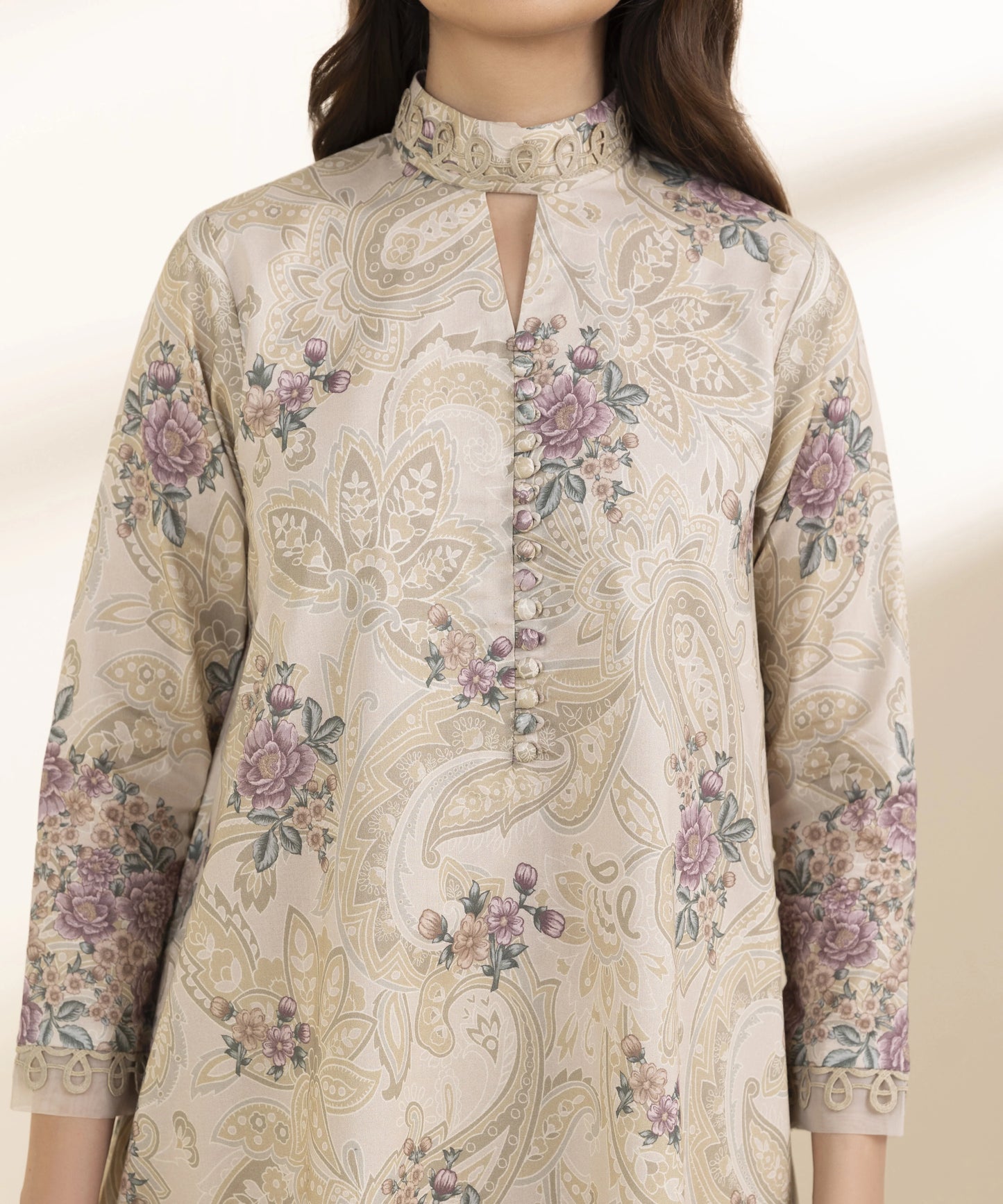 Sapphire Printed Lawn Three Piece Suit SP-LWN-WHT07