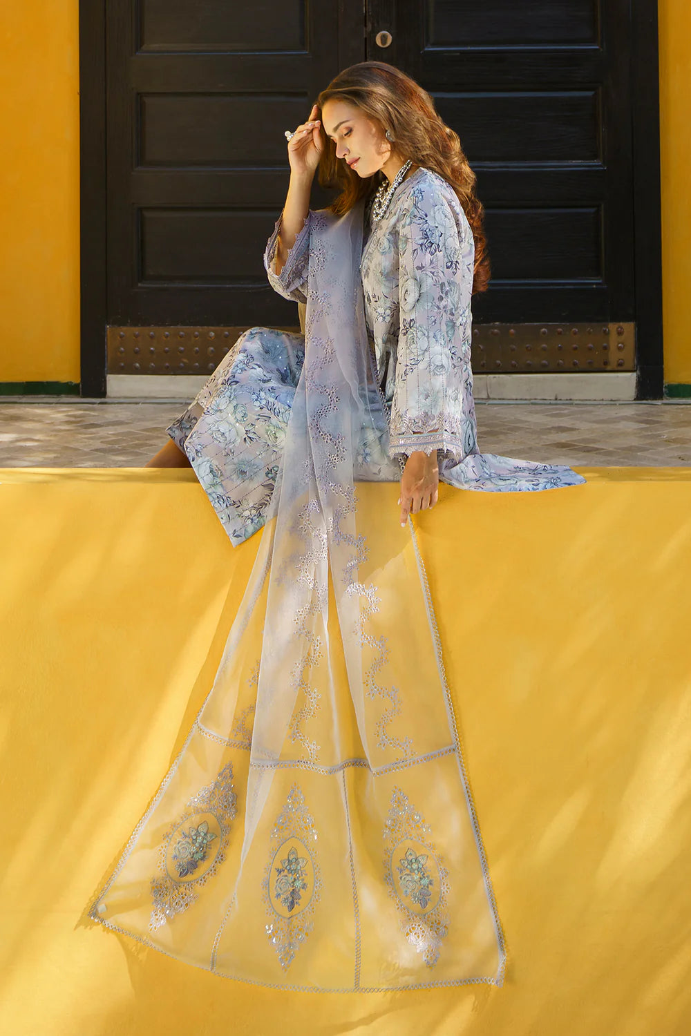 Baroque Embroided Lawn Three Piece Suit BR-LWN-GRY01