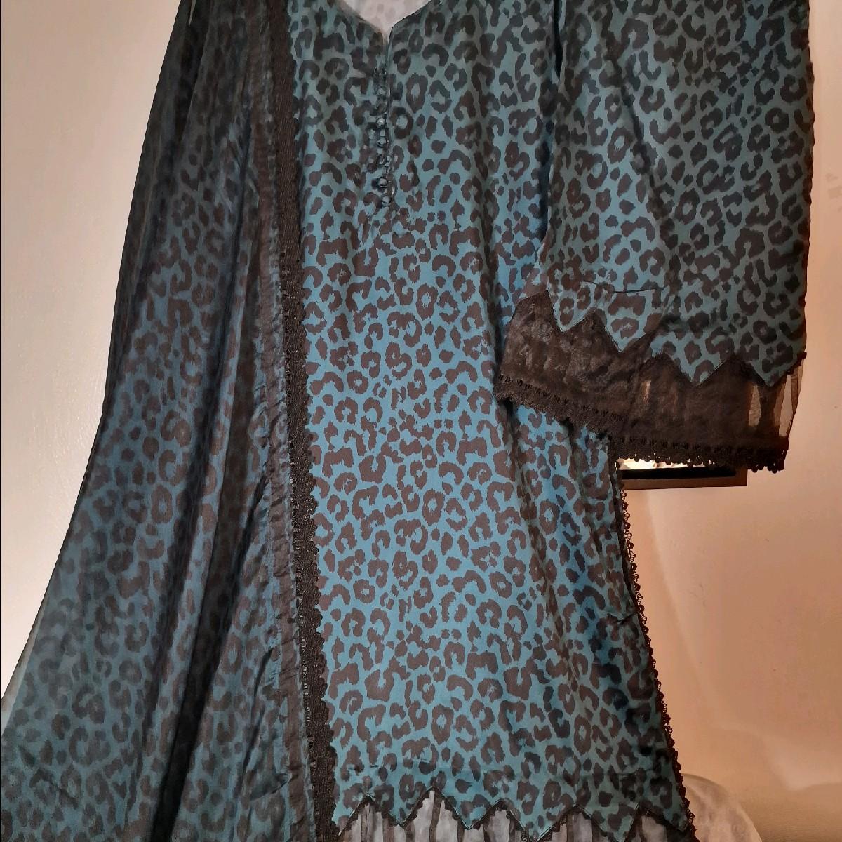 Uznau silk tailored stiched Pakistani trouser kameez dupatta Traditional Dress Clothing