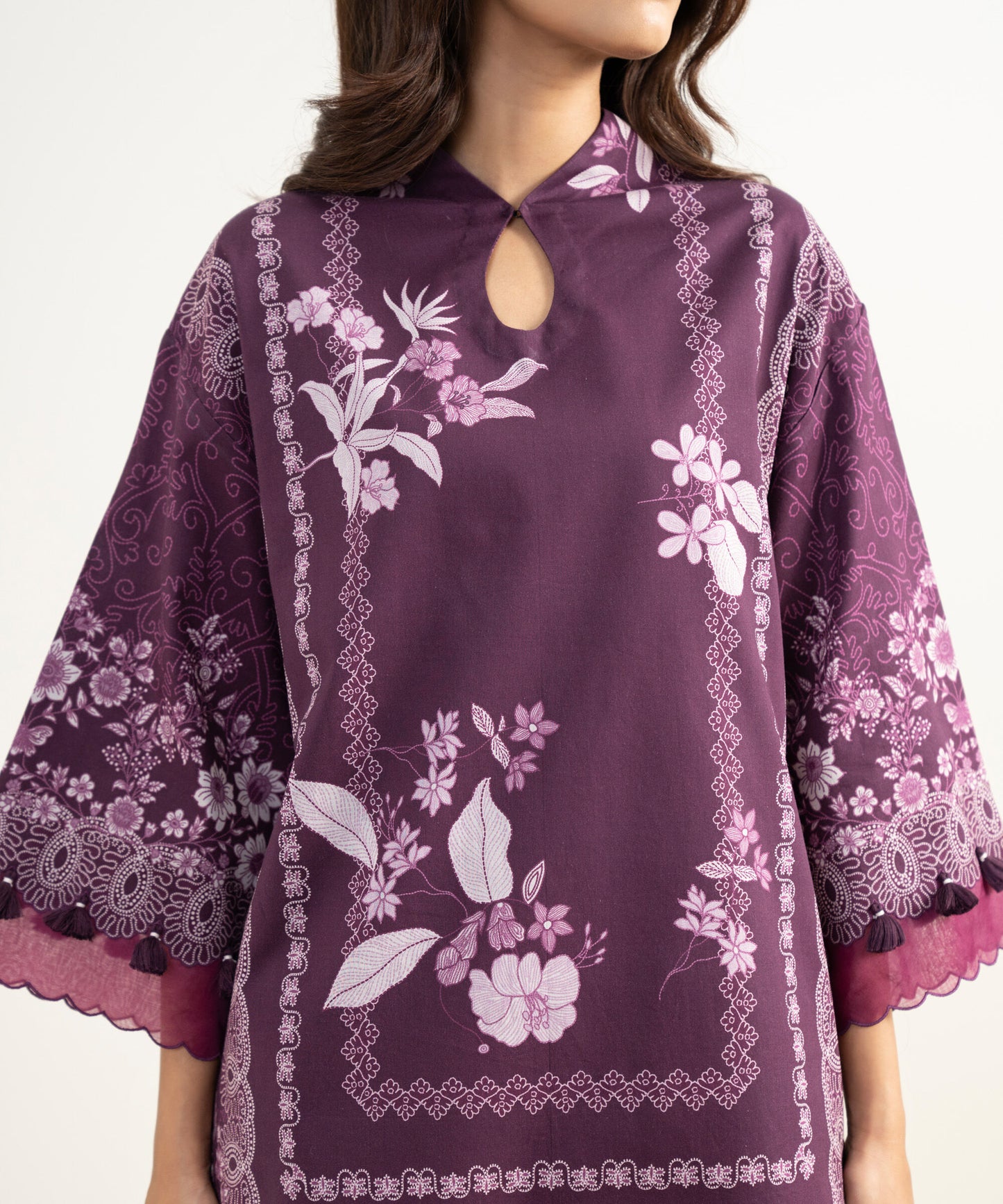 Sapphire Printed Lawn Three Piece Suit SP-LWN-PRP017