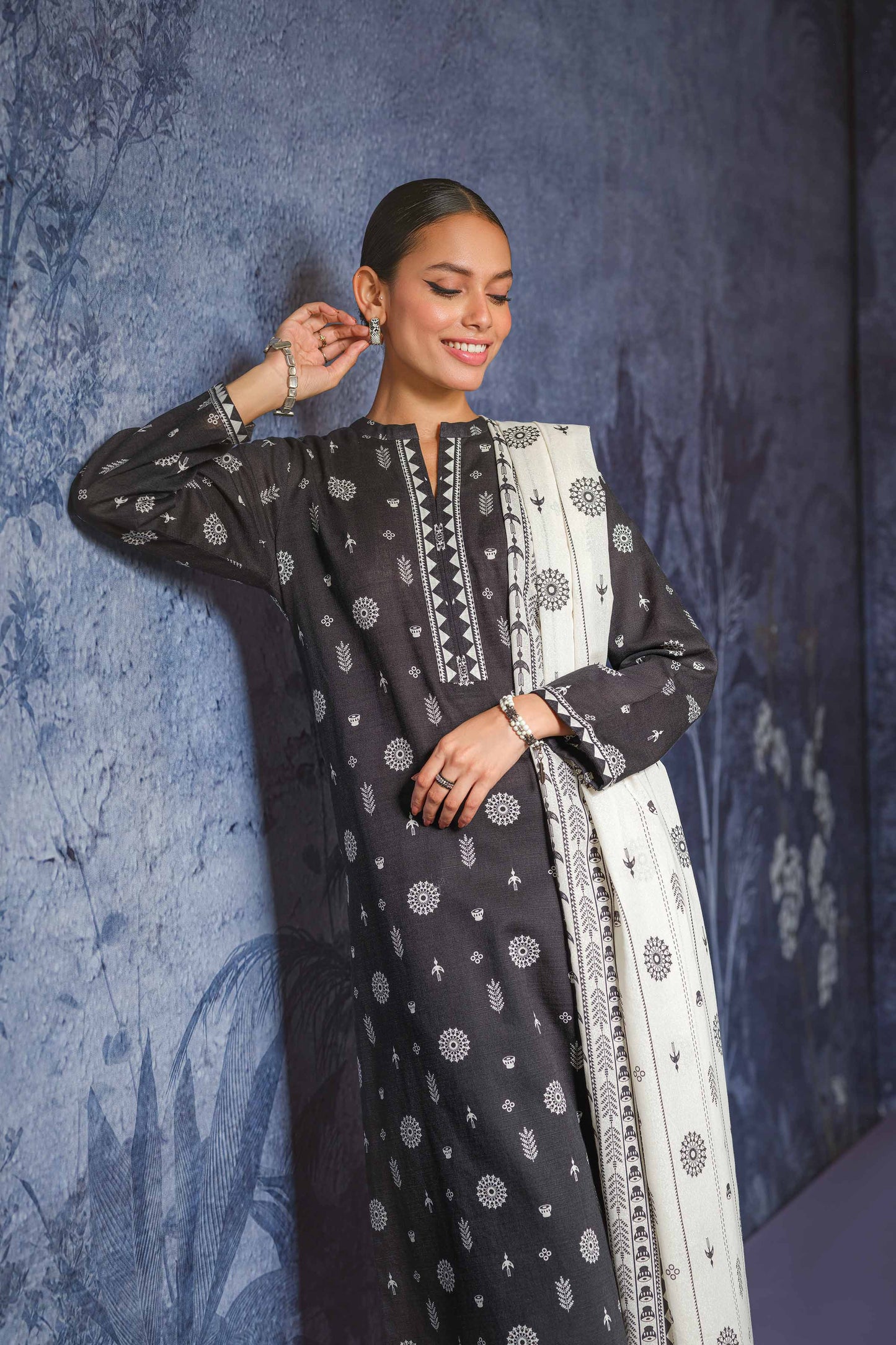 Nishaat Khaddar Three Piece Suit NS-KHD-BLK02