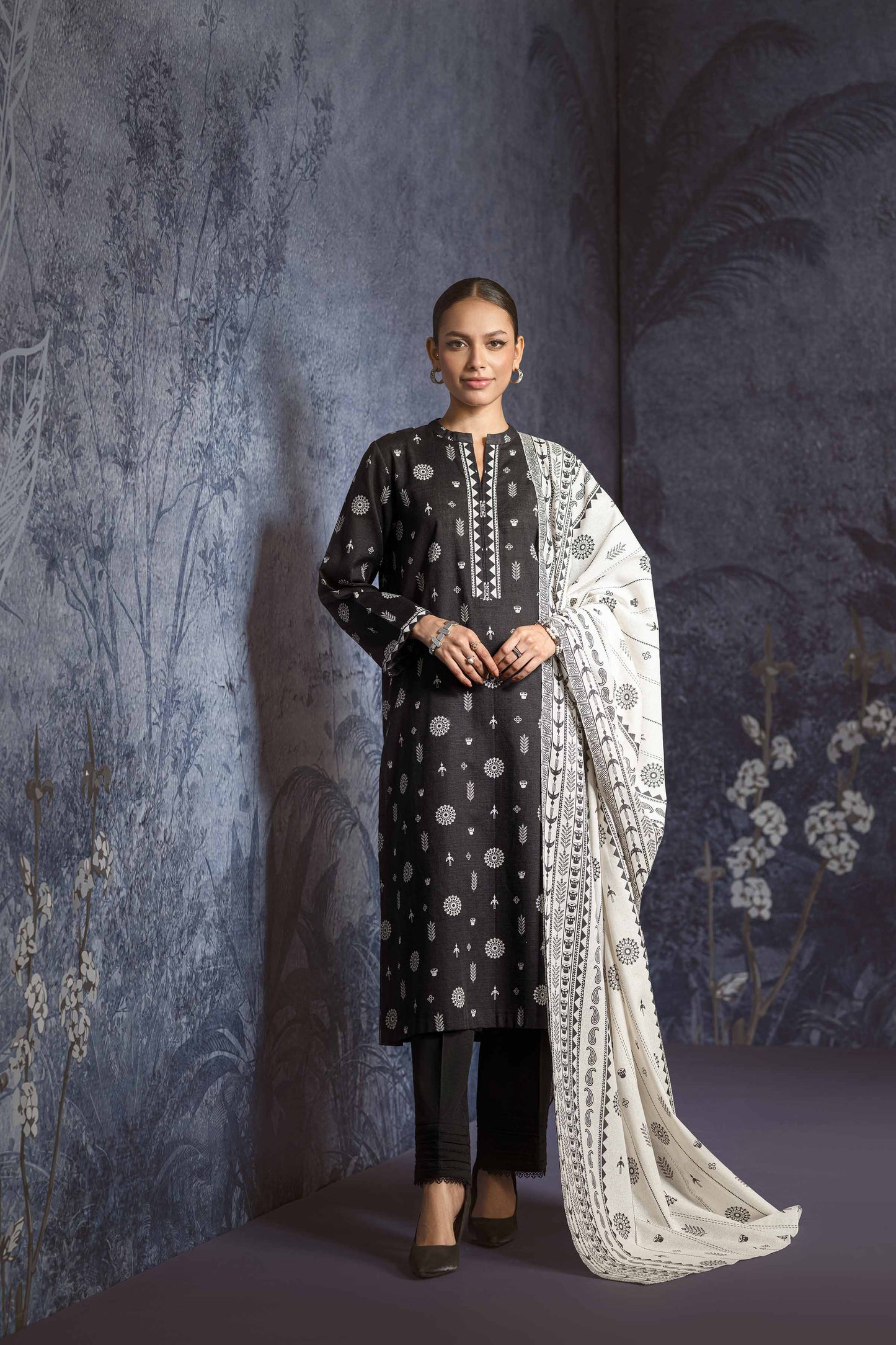 Nishaat Khaddar Three Piece Suit NS-KHD-BLK02