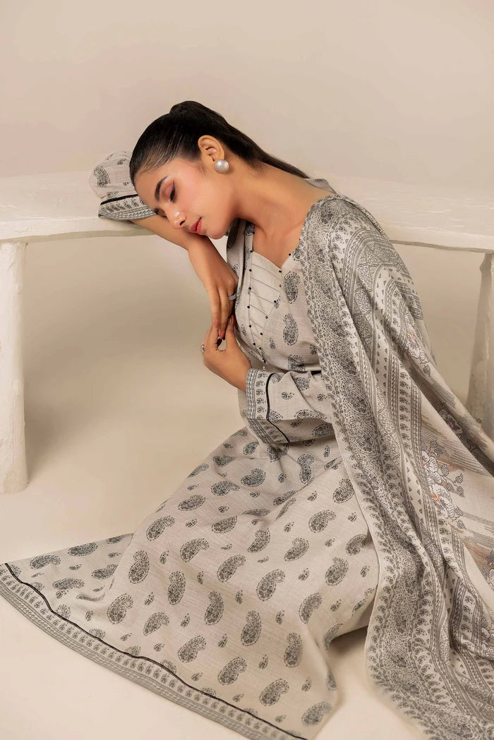 Nishaat Khaddar Three Piece Suit With Pashmina Shawl NS-KHD-WHT02