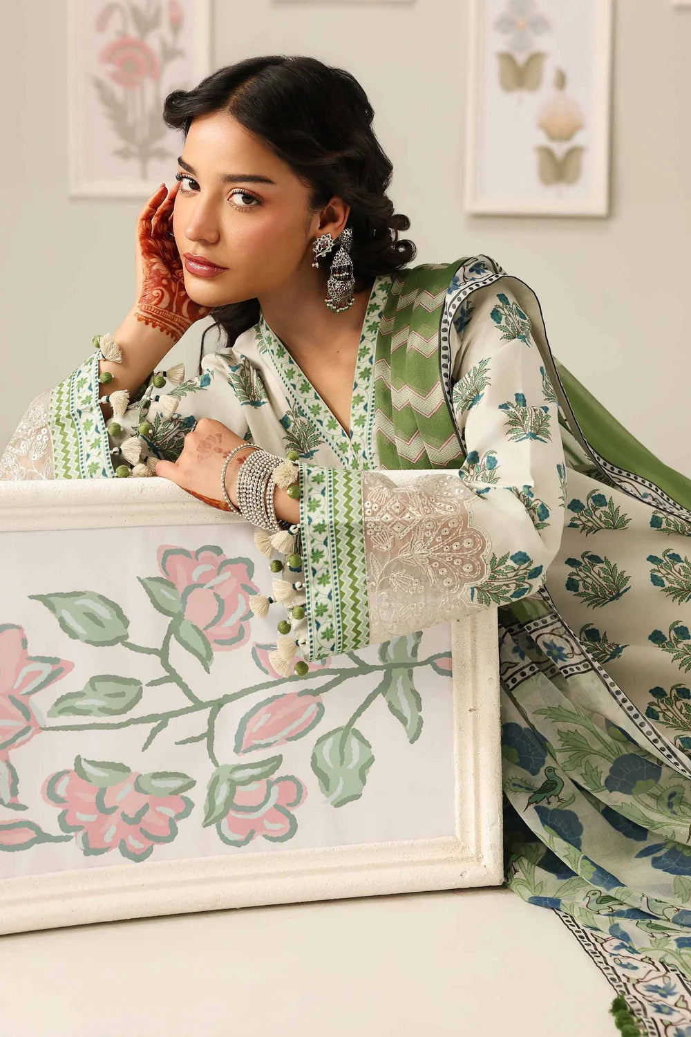 Nishat Printed Lawn Three Piece Suit NS-LWN-GR03
