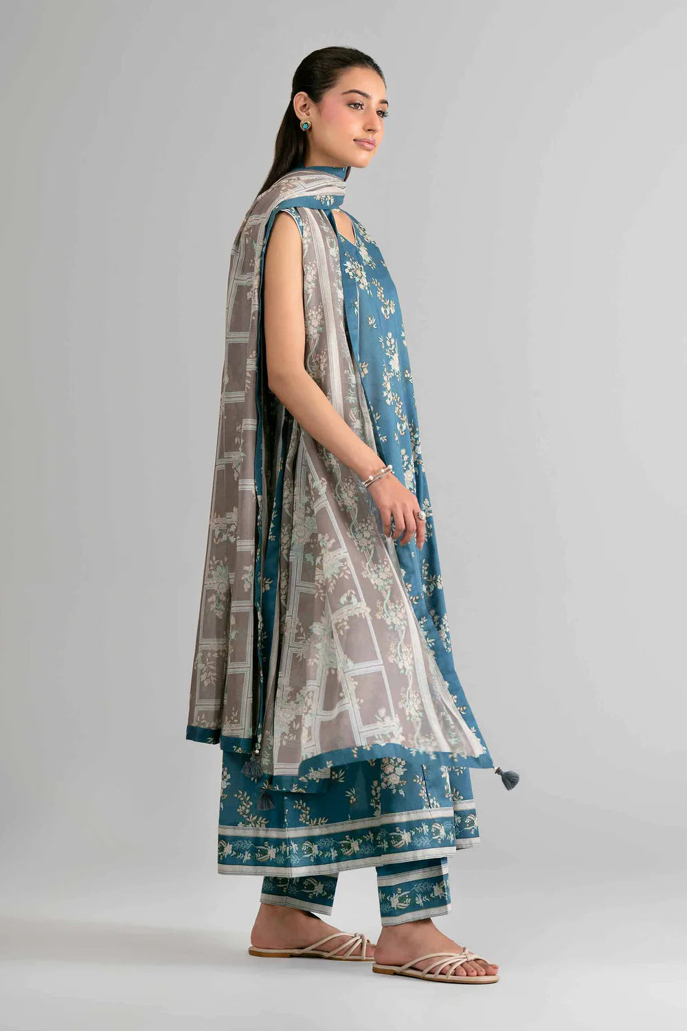 Nishat Printed Lawn Three Piece Suit NS-LWN-GR02