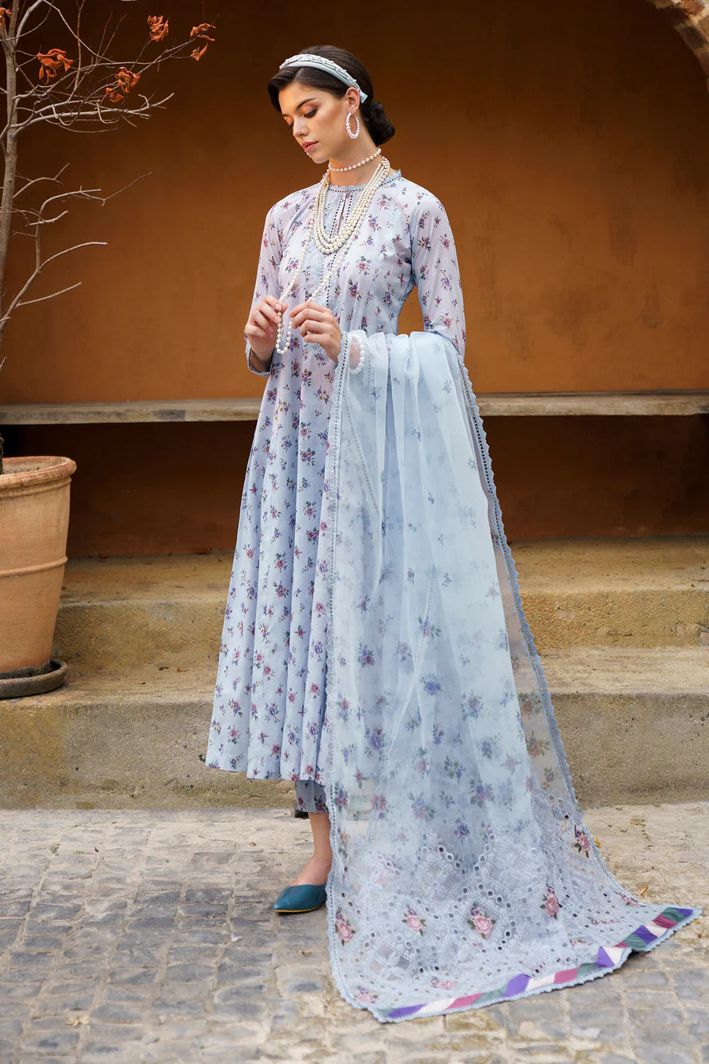 Baroque Embroided Lawn Three Piece Suit BR-LWN-BLU01