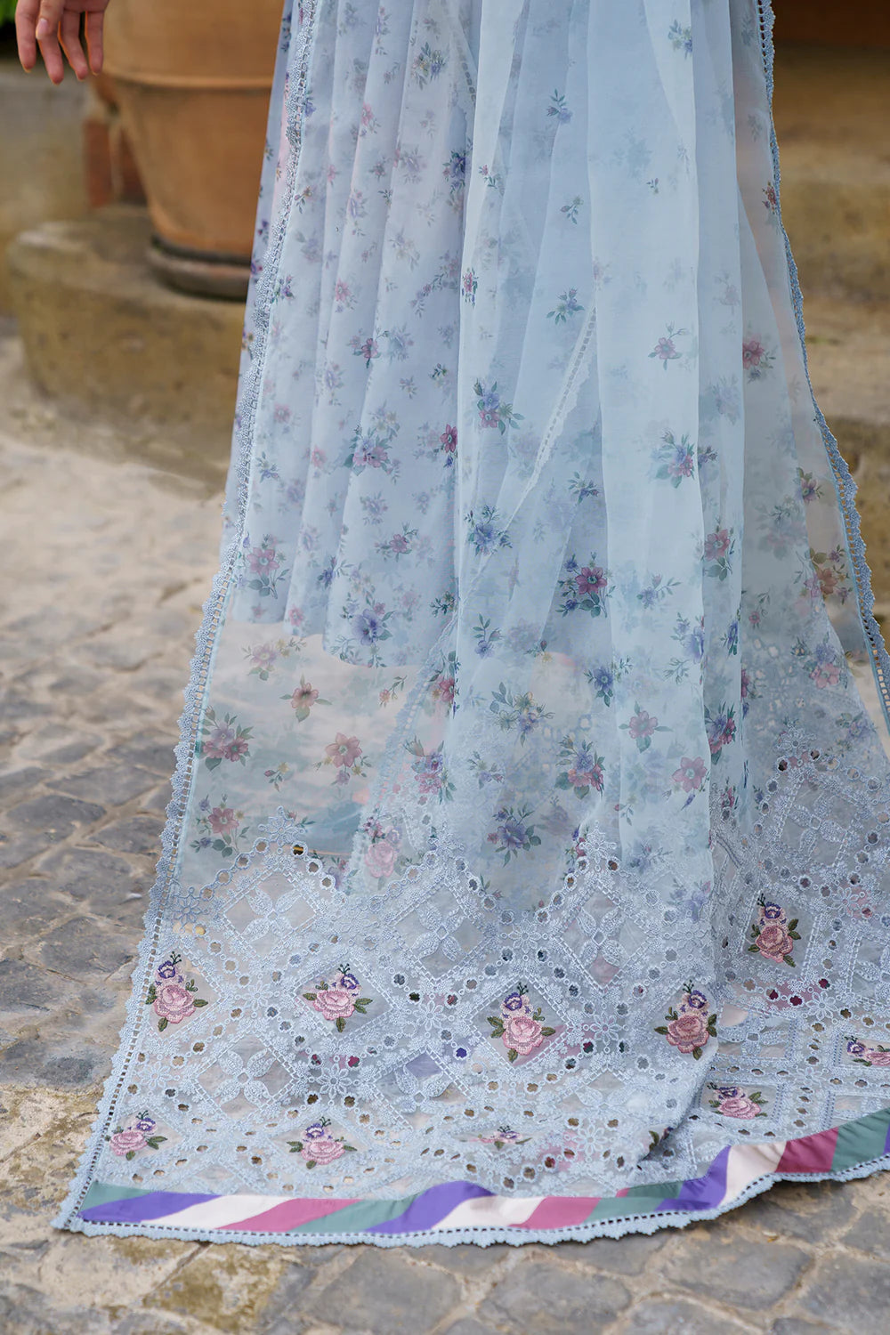 Baroque Embroided Lawn Three Piece Suit BR-LWN-BLU01