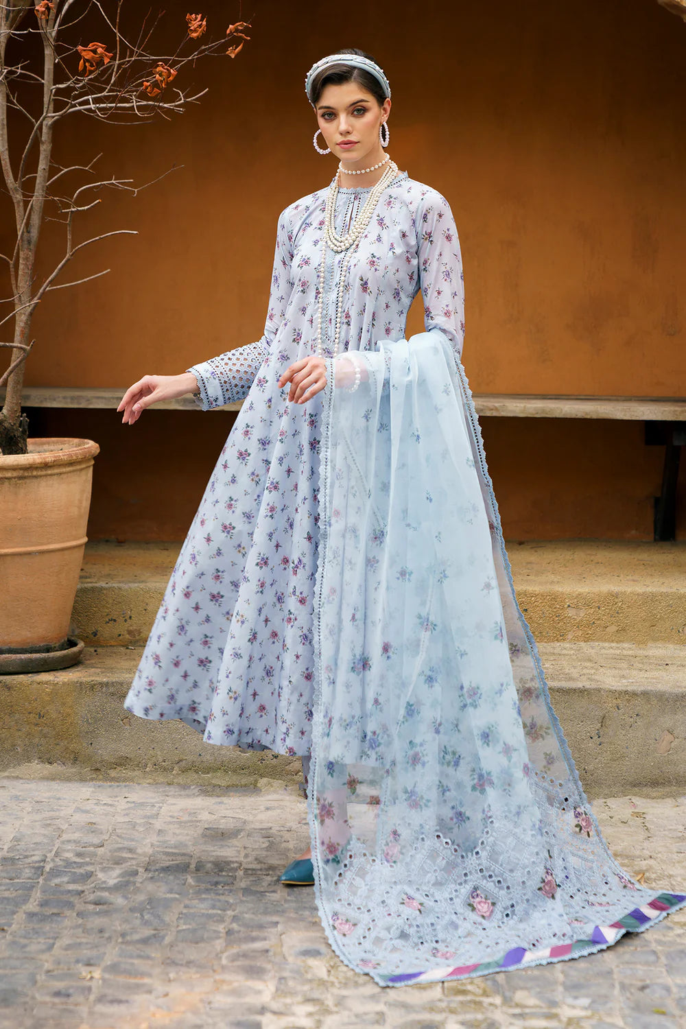 Baroque Embroided Lawn Three Piece Suit BR-LWN-BLU01