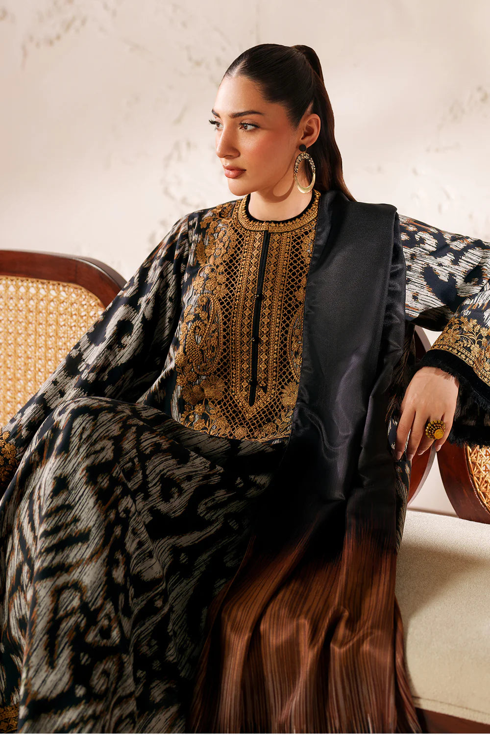 Baroque Embroidered Viscose Linen Three Piece Suit BR-VC-BLK02