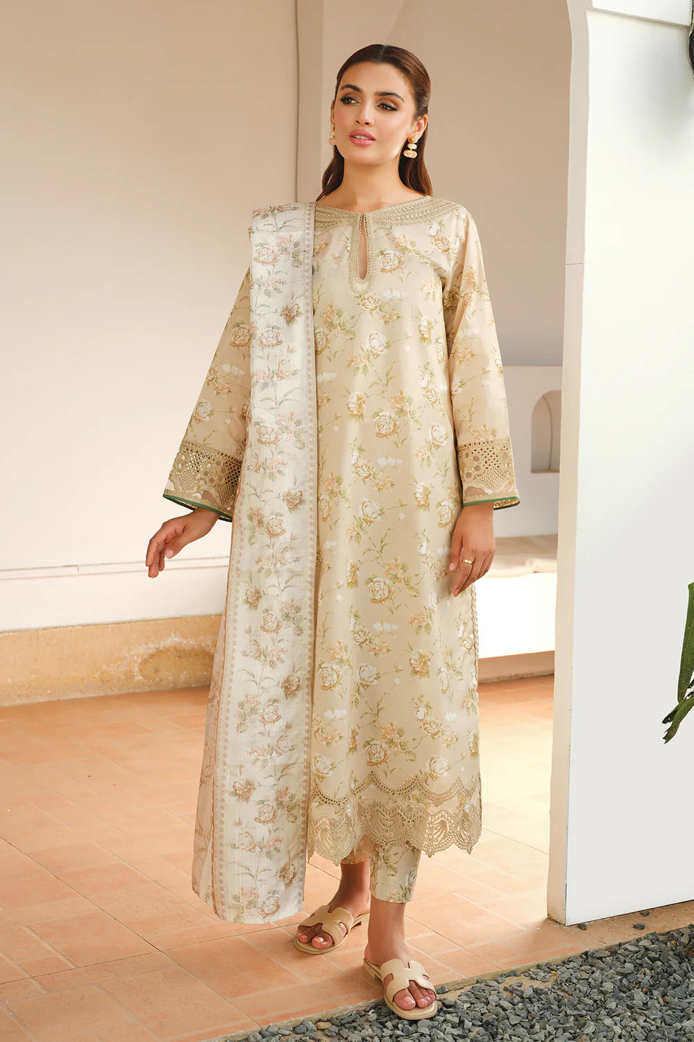 Baroque Embroided Lawn Three Piece Suit BR-LWN-WHT01