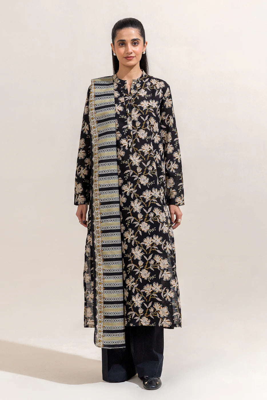 Beechtree Khaddar Three Piece Suit BT-KHD-BLK01