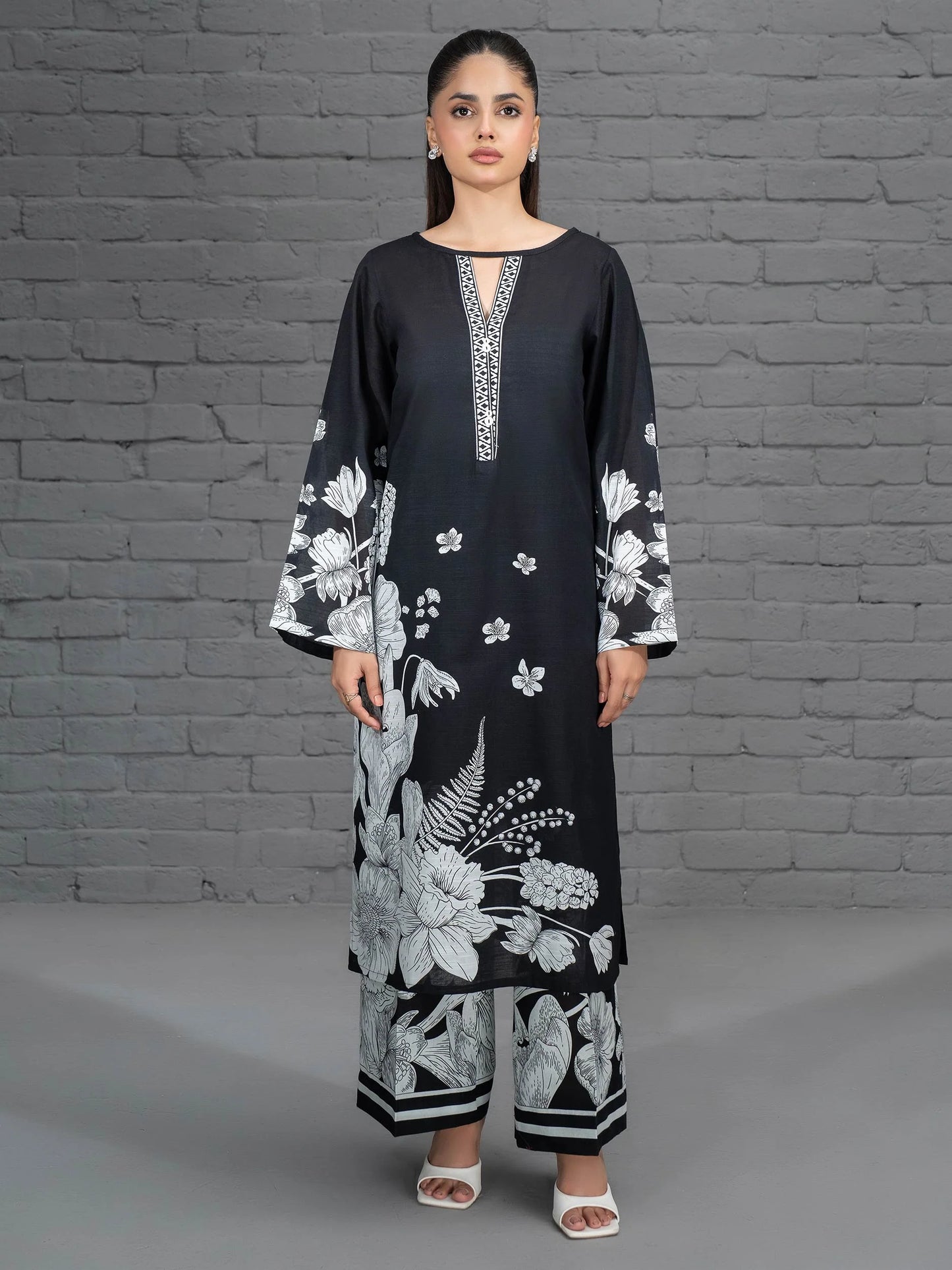 Limelight Khaddar Three Piece Suit LT-KHD-BLK02