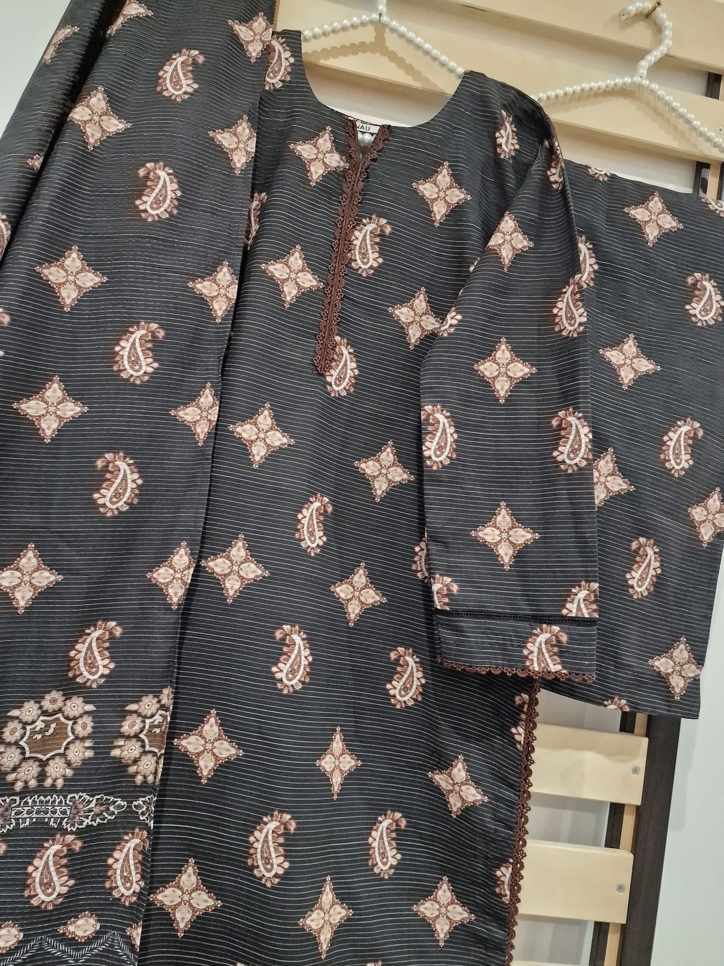 Uznau Khaddar Three Piece Suit UZ-KHD-BR03