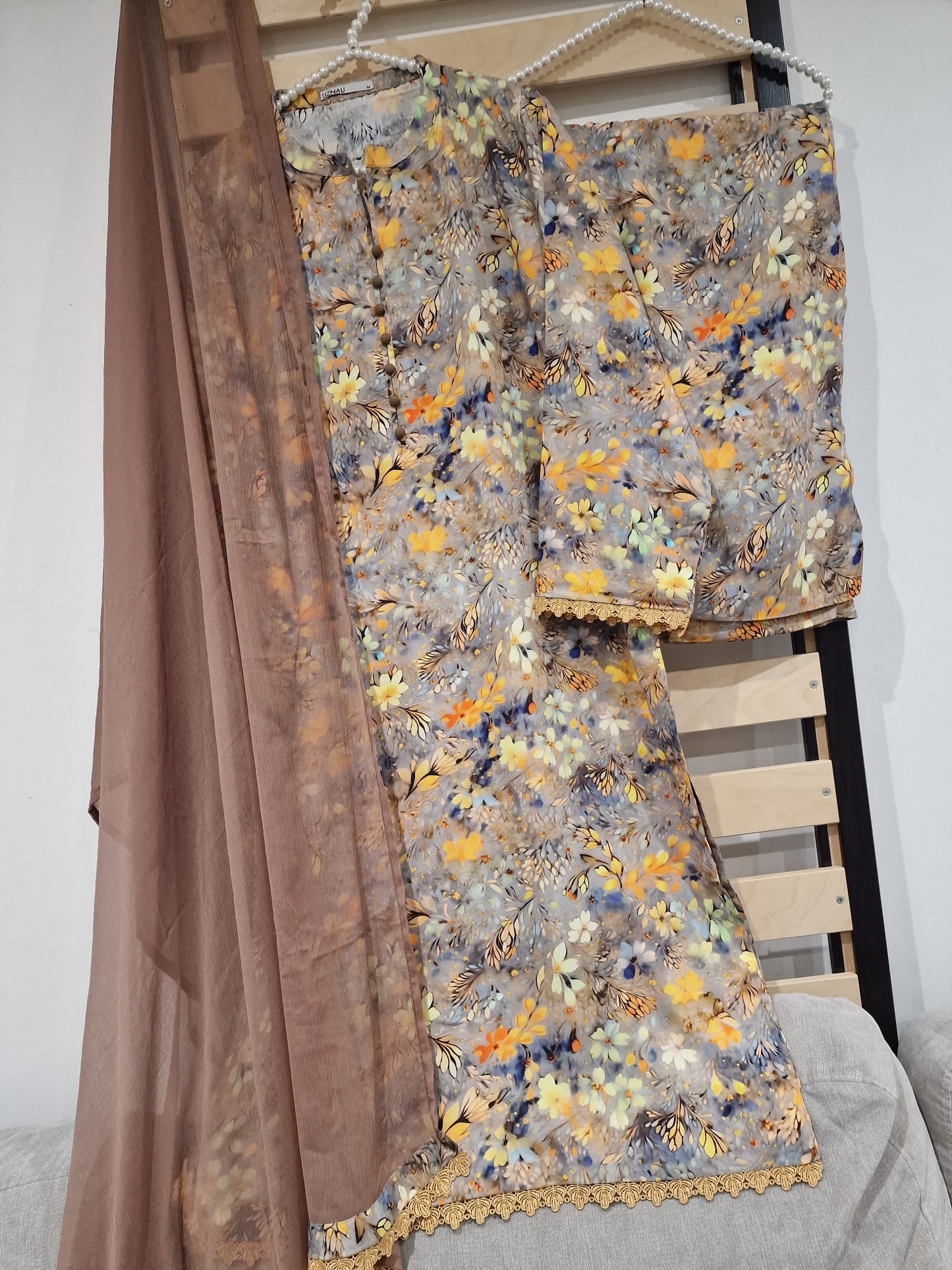 Uznau Linen Three Piece Suit UZ-LNN-YL03