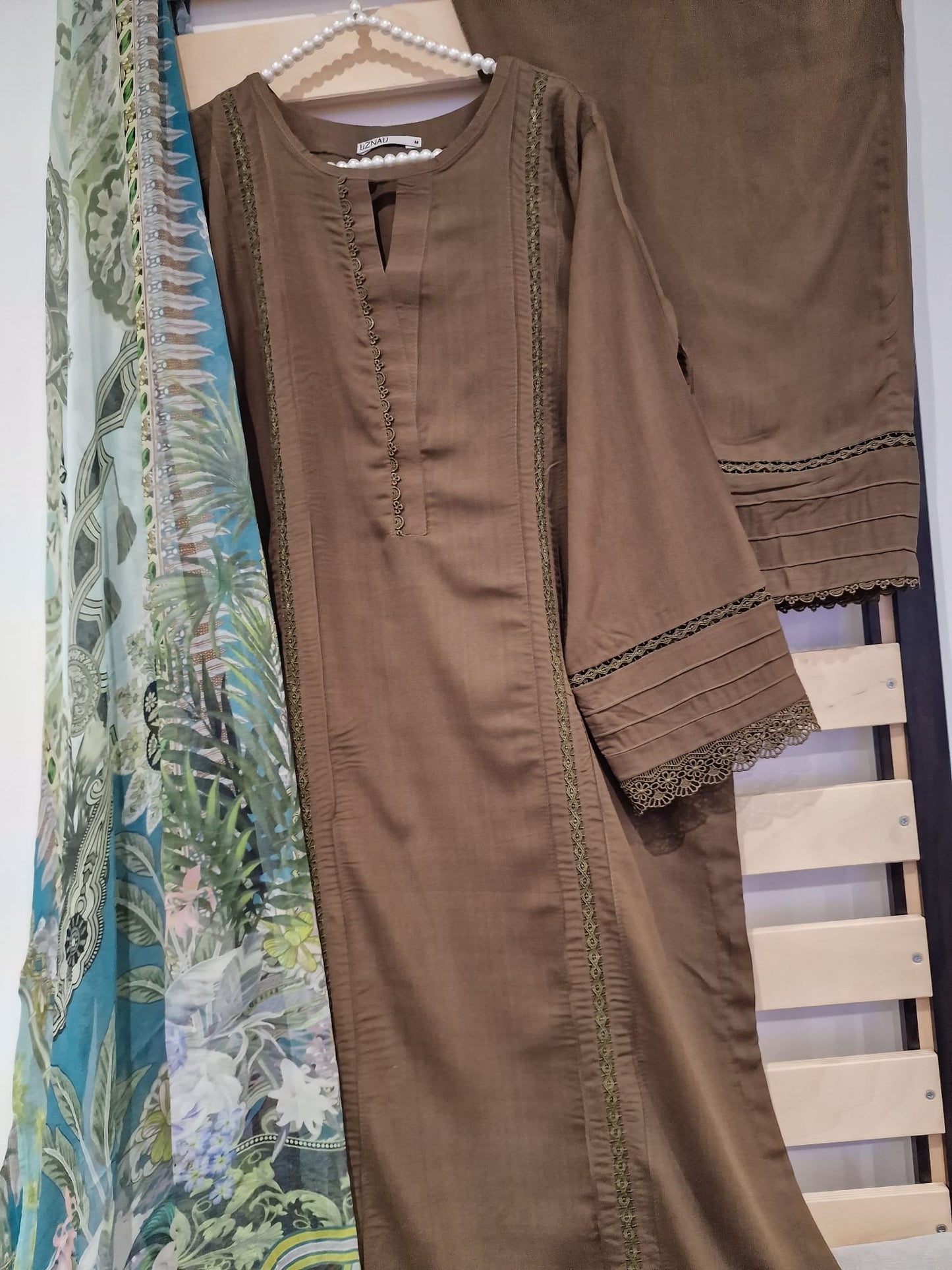 Uznau Linen Three Piece Suit UZ-LNN-BR013