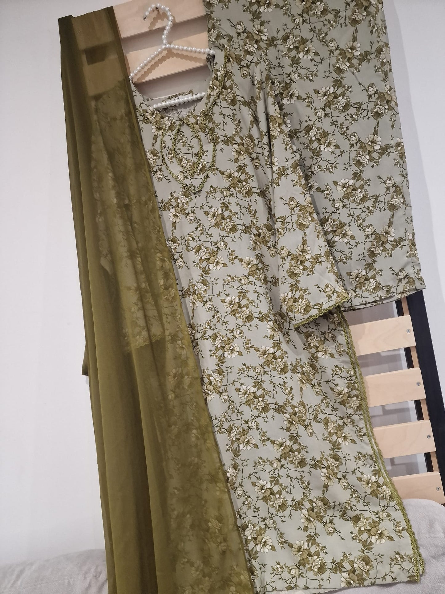 Uznau Linen Three Piece Suit UZ-LNN-GR011