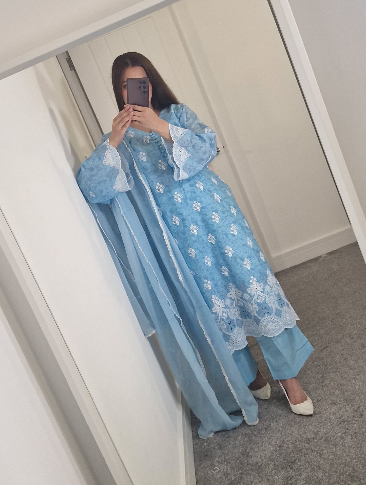 Uznau Embroided lawn Three Piece Summer Suit UZ-LWN-BLU05