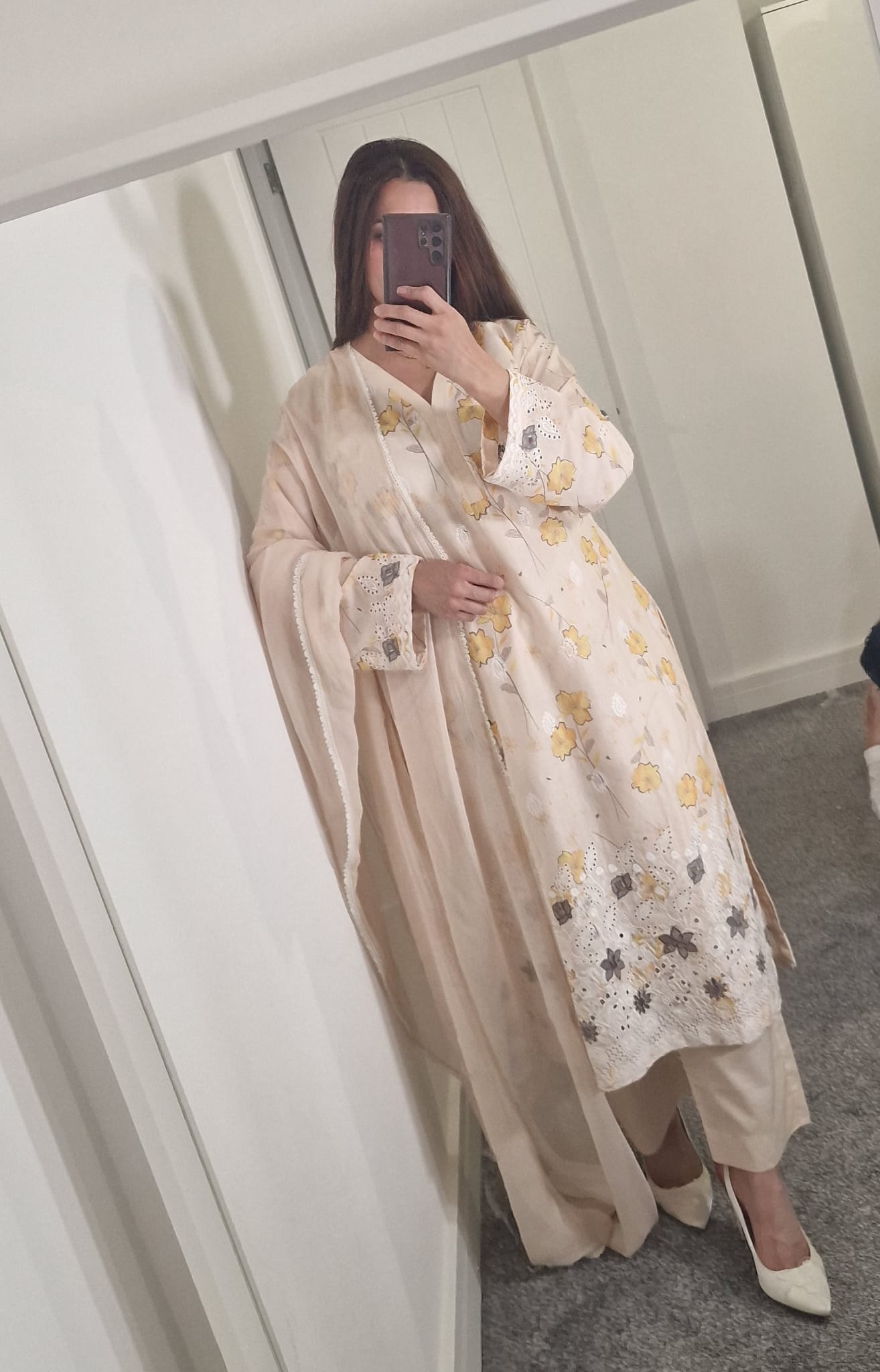 Uznau Embroided Lawn Three Piece Suit UZ-LWN-BR05