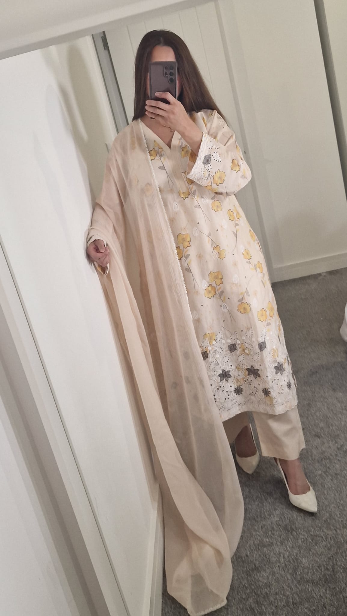 Uznau Embroided Lawn Three Piece Suit UZ-LWN-BR05