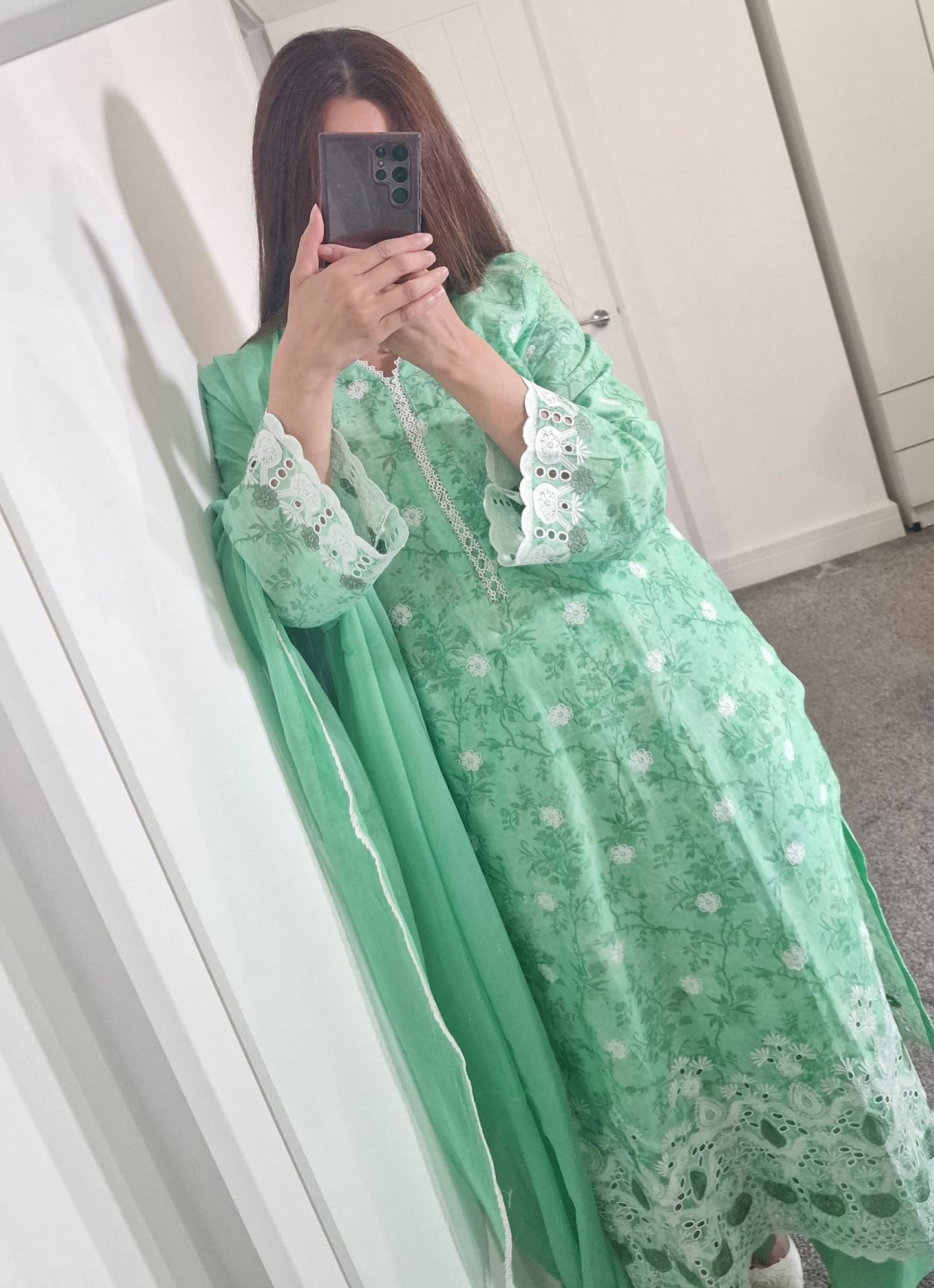 Uznau Embroided Lawn Three Piece Suit UZ-LWN-GR08