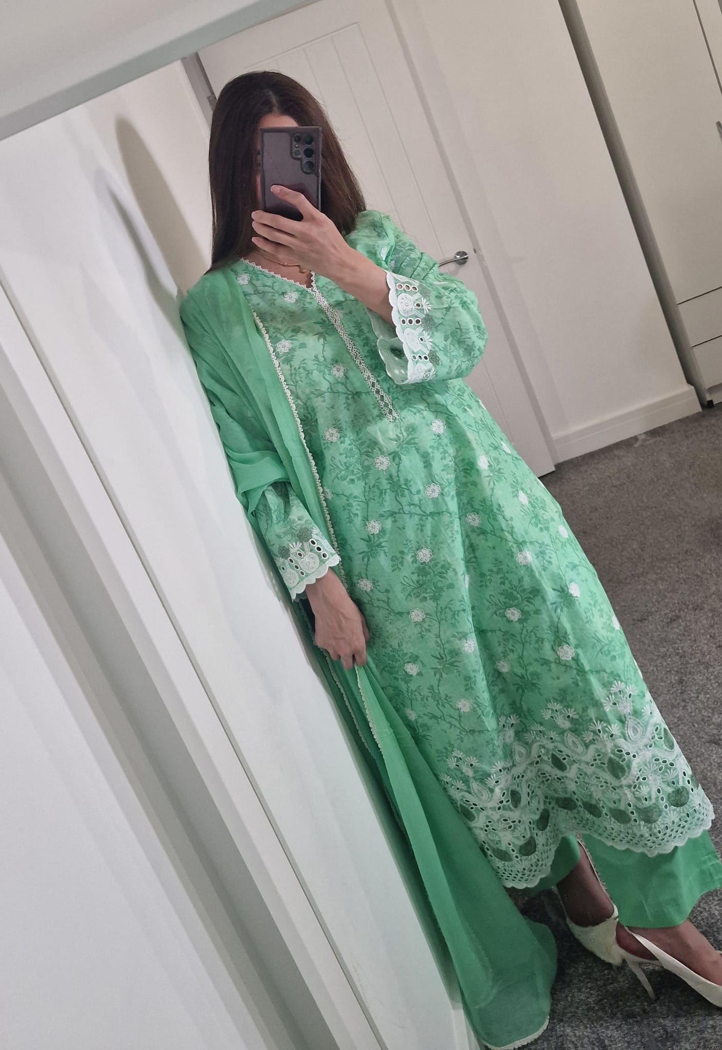 Uznau Embroided Lawn Three Piece Suit UZ-LWN-GR08