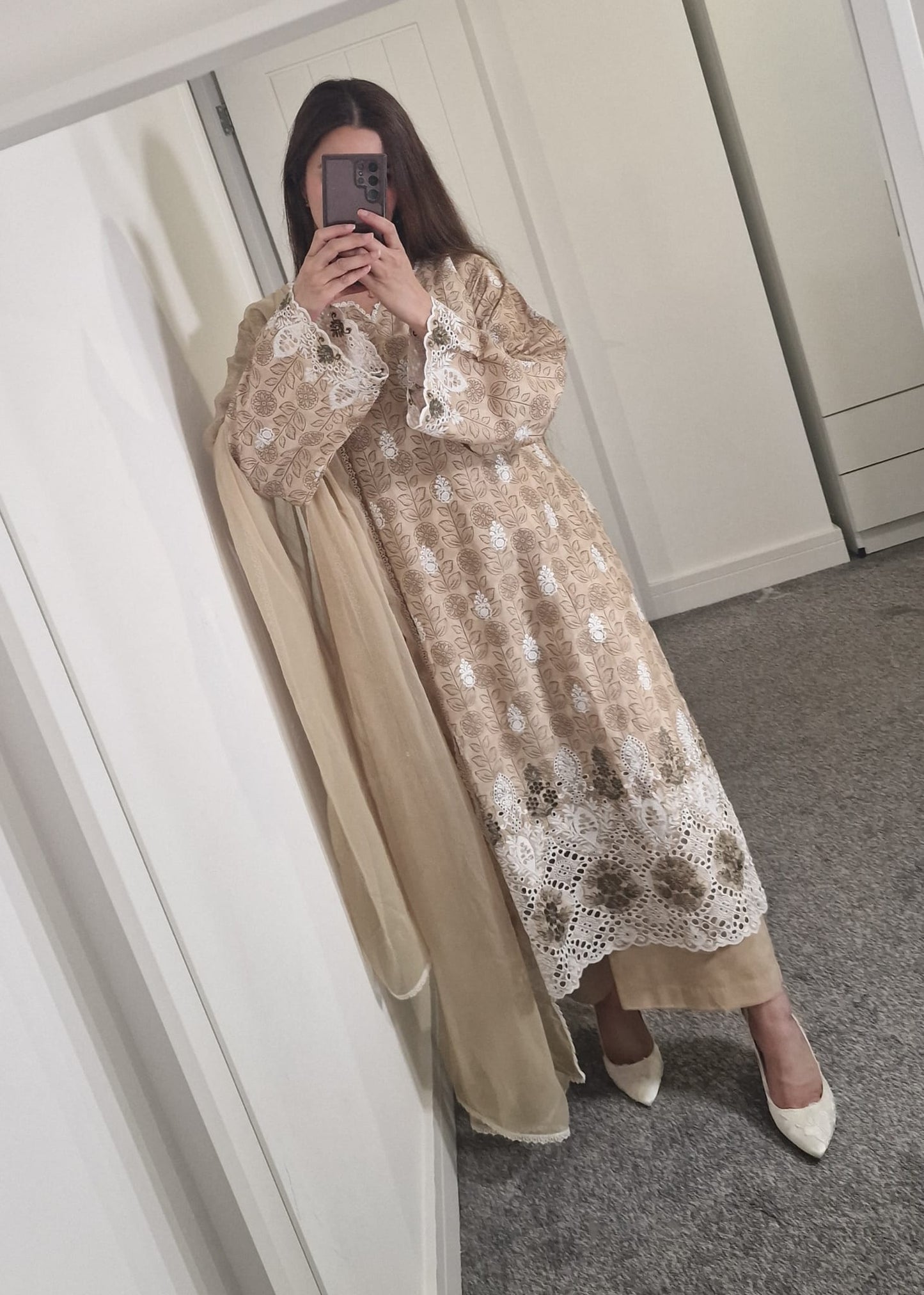 Uznau Embroided Lawn Three Piece Suit UZ-LWN-BR04