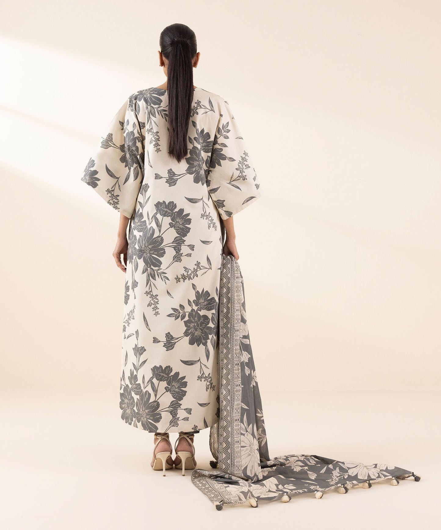 Sapphire Lawn Three Piece Suit SP-LWN-GRY02