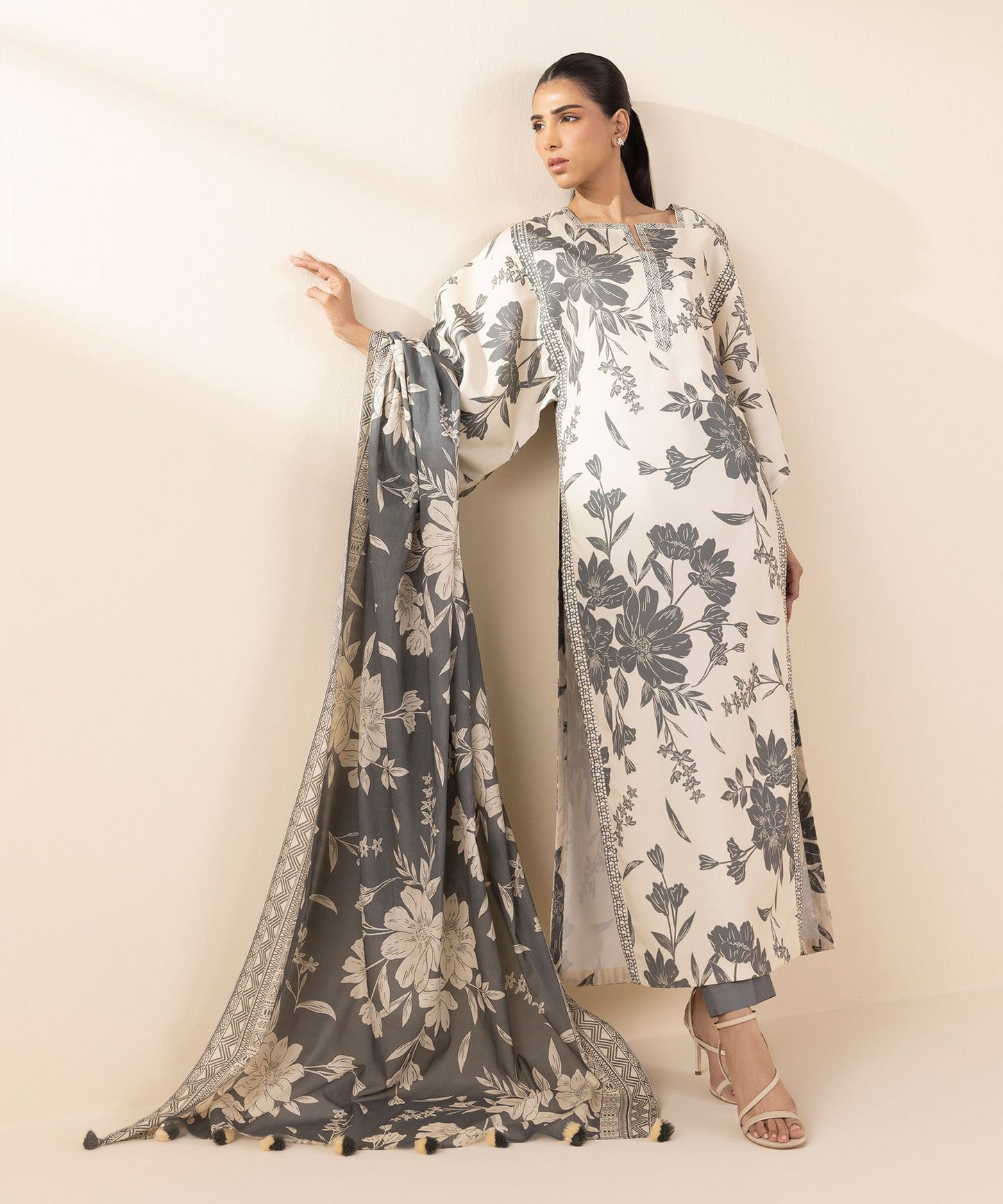 Sapphire Lawn Three Piece Suit SP-LWN-GRY02