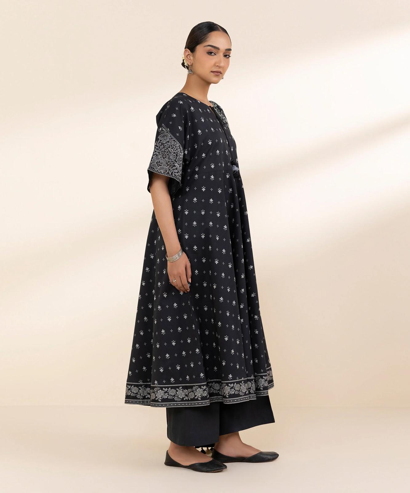 Sapphire Embroided Lawn Three Piece Suit SP-LWN-BLK017