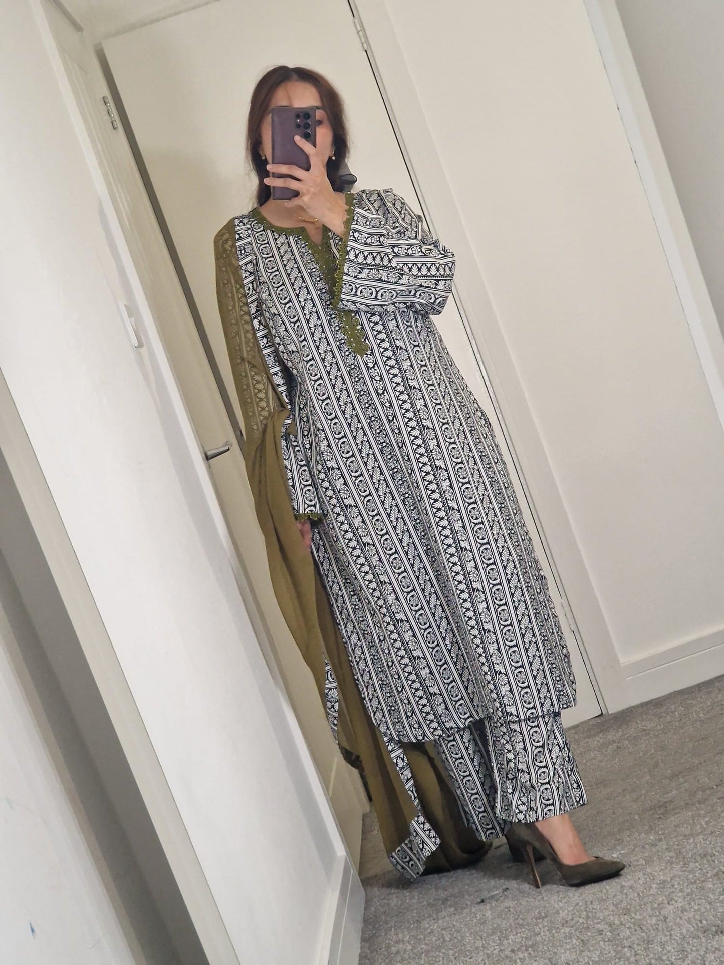 Uznau Linen Three Piece Suit UZ-LNN-GR014