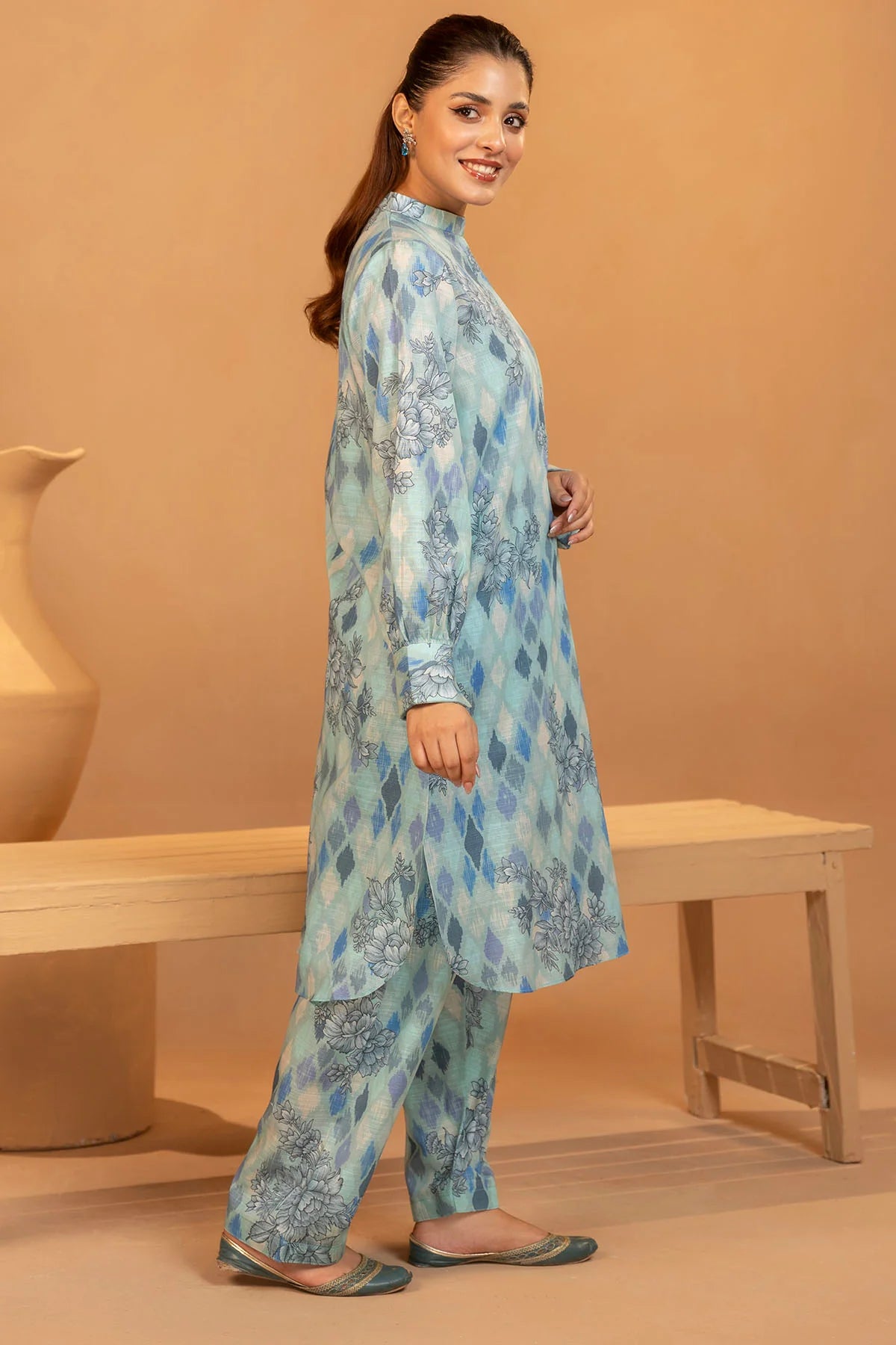 Motifz Khaddar Three Piece Suit MT-KHD-FR01