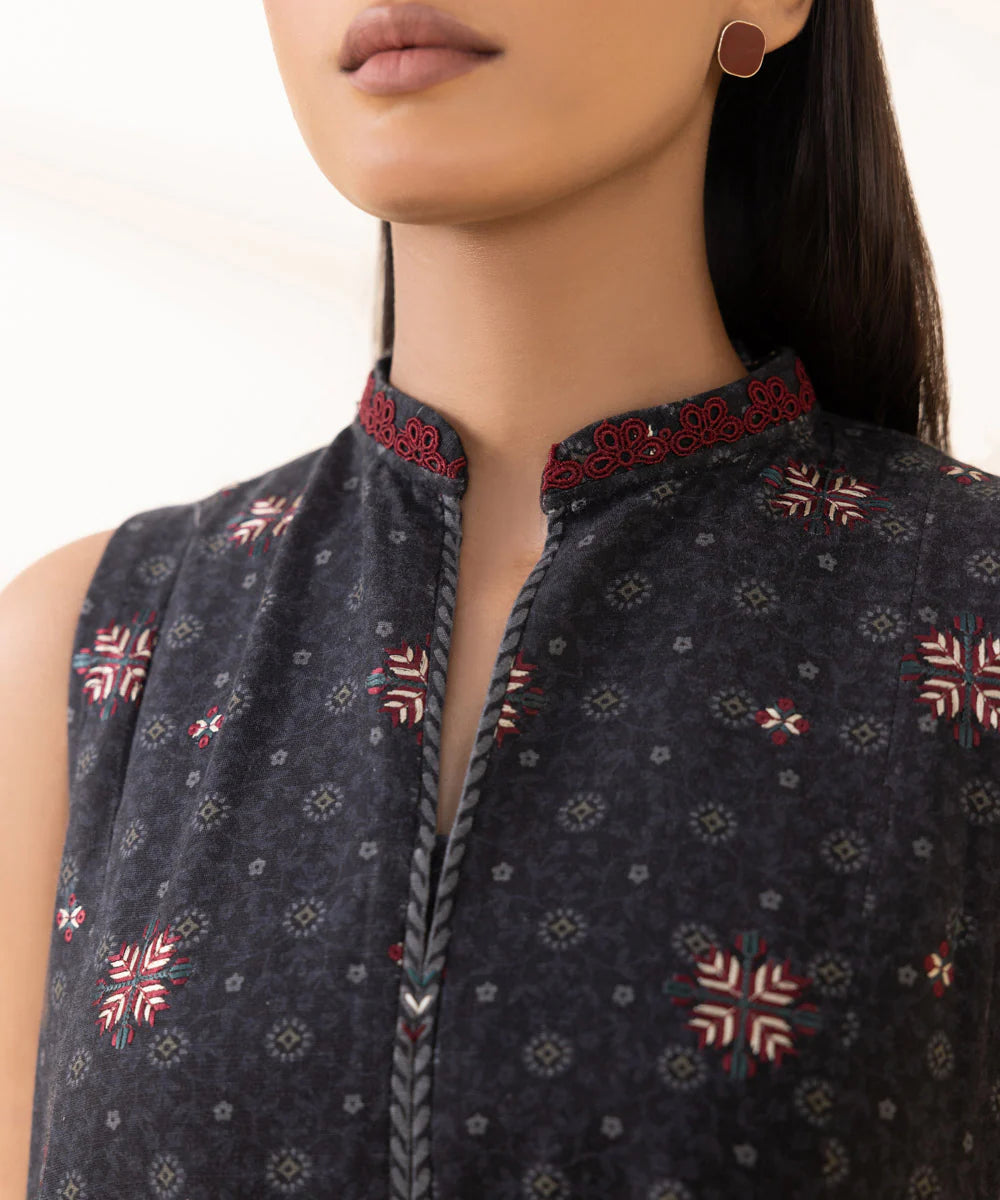 Sapphire Khaddar Three Piece Suit SP-KHD-BLK04