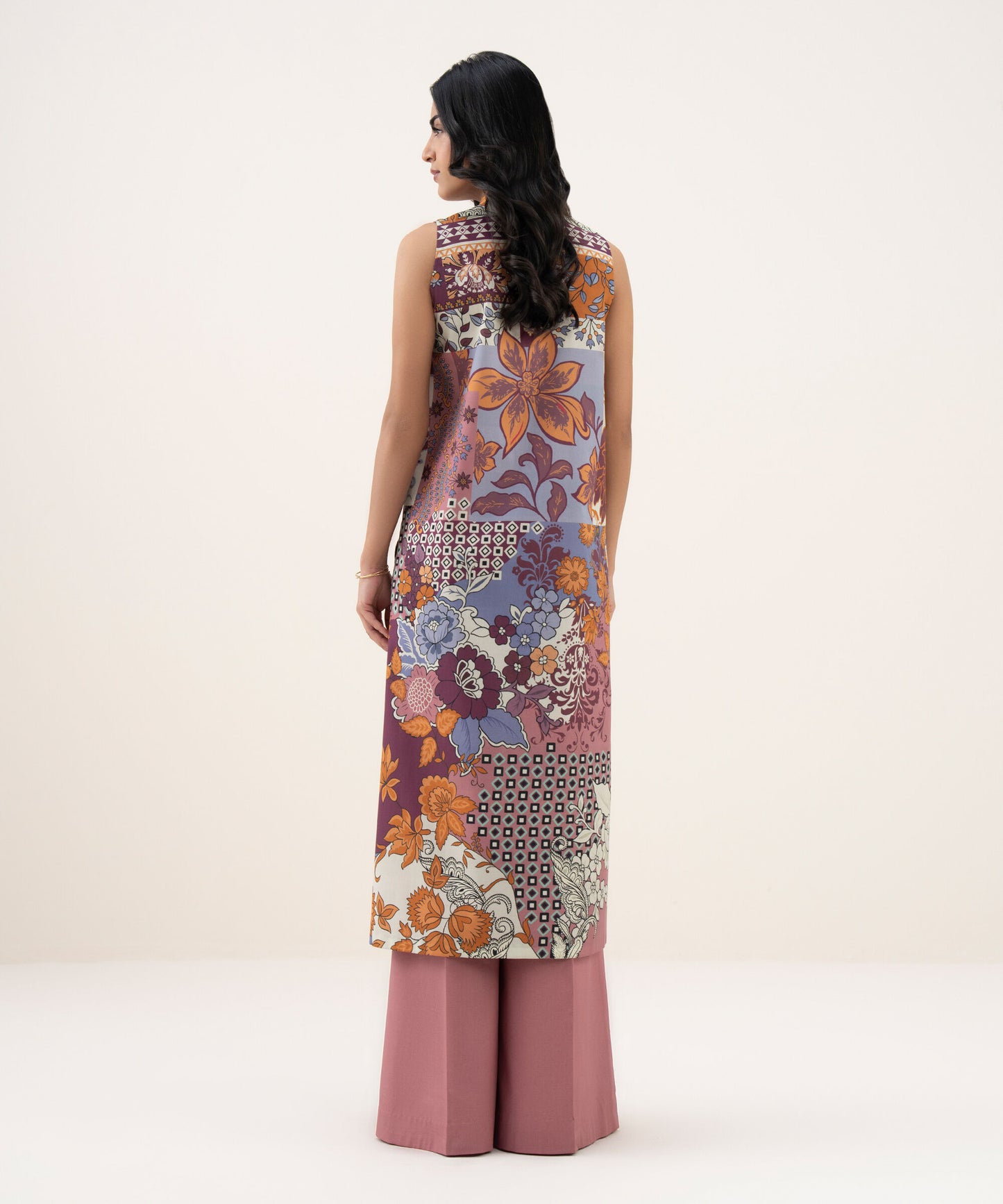 Sapphire Printed Lawn Three Piece Suit SP-LWN-PRP011