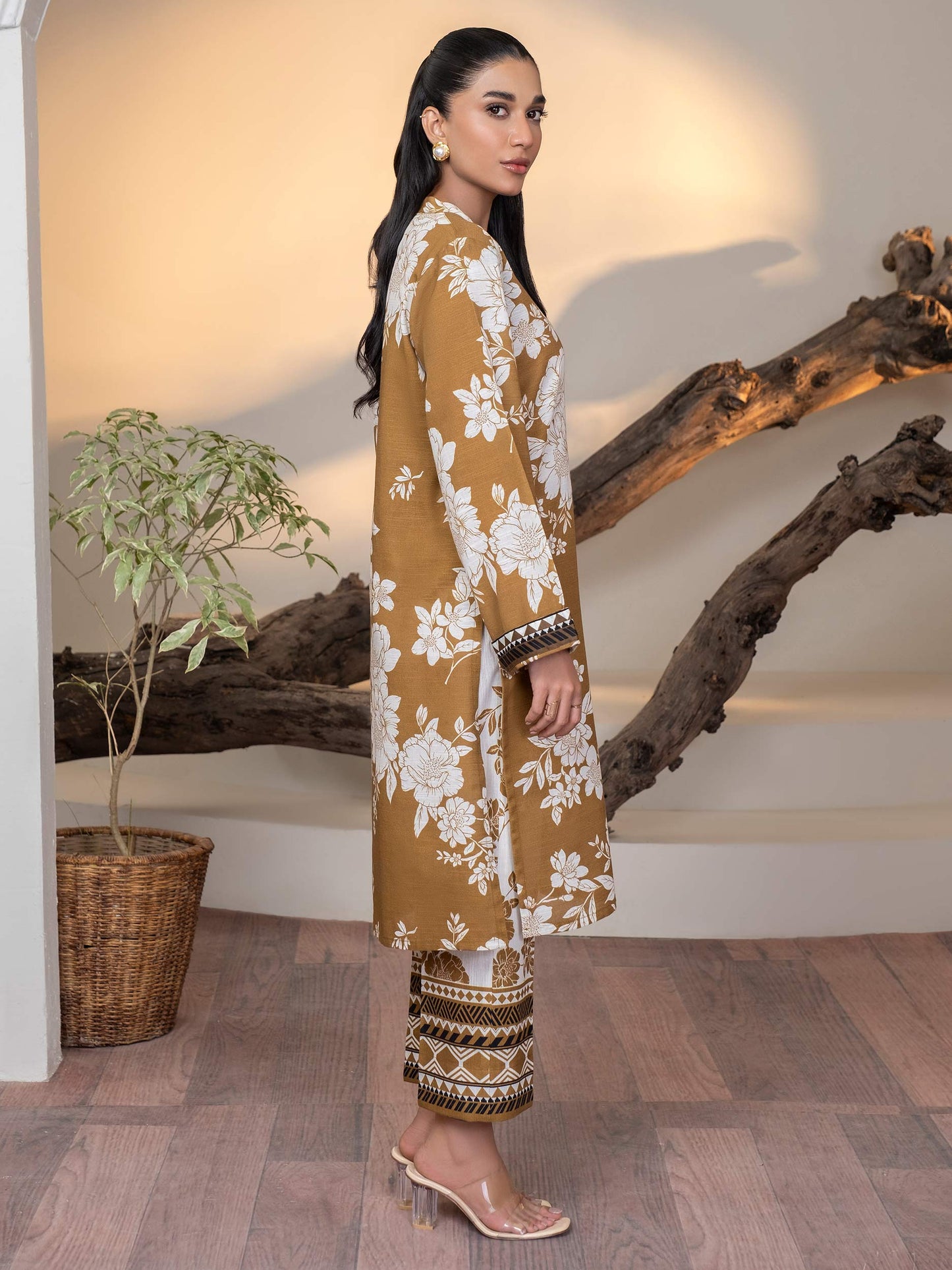 Limelight Khaddar Three Piece Suit LT-KHD-MST01