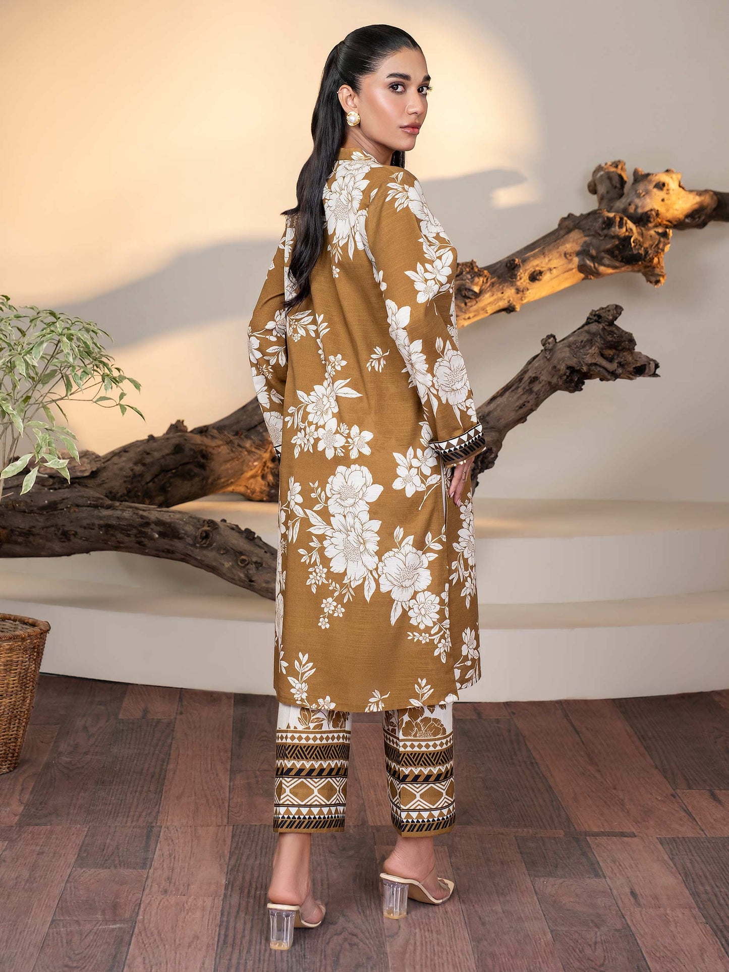 Limelight Khaddar Three Piece Suit LT-KHD-MST01