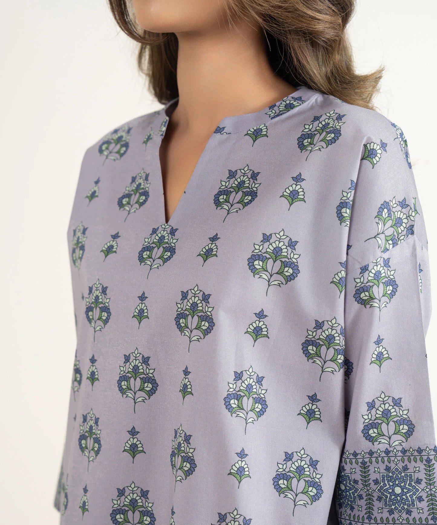 Sapphire Printed Lawn Three Piece Suit SP-LWN-PRP015