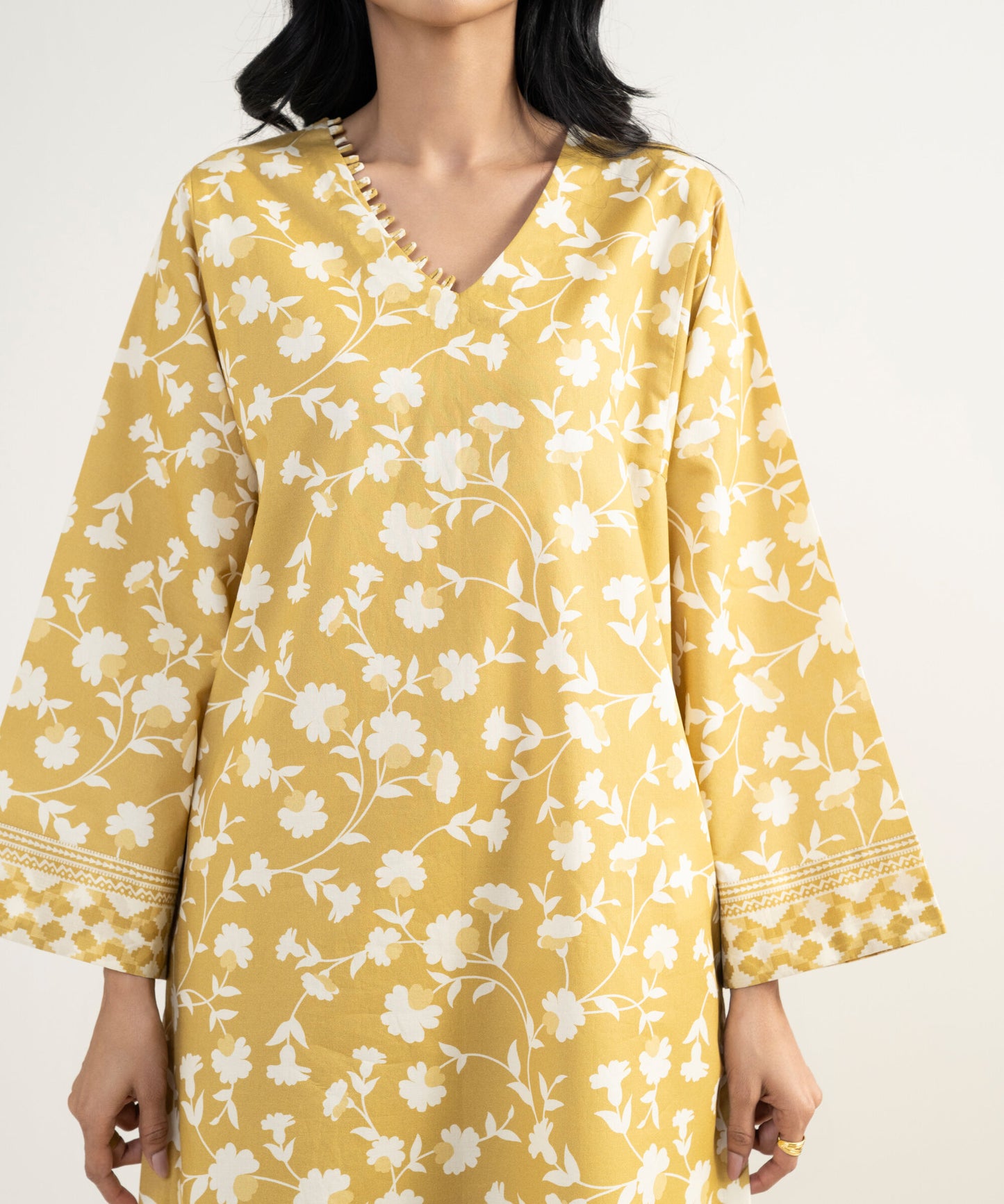 Sapphire Printed Lawn Three Piece Suit SP-LWN-YL07
