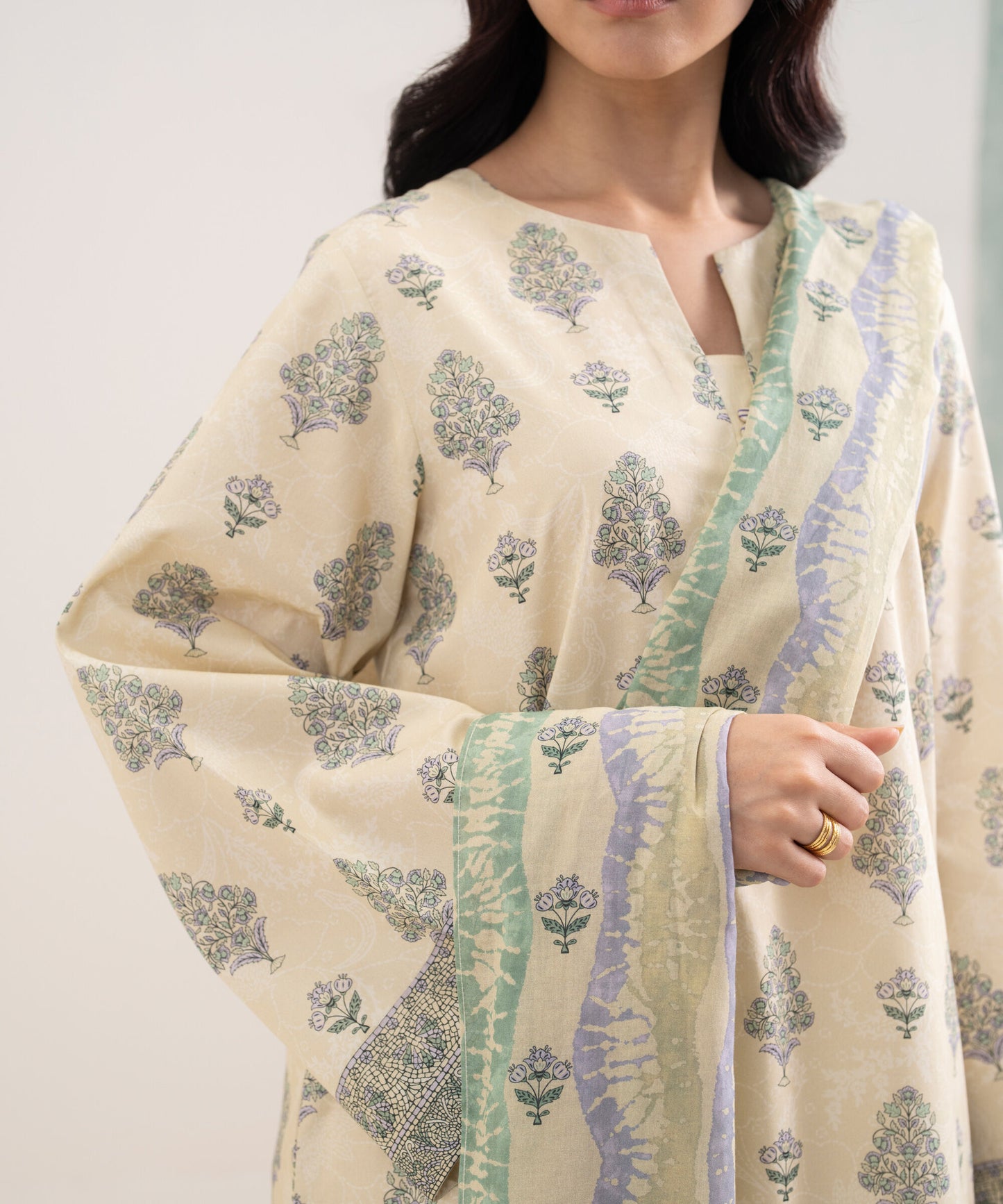 Sapphire Printed Lawn Three Piece Suit SP-LWN-BG01