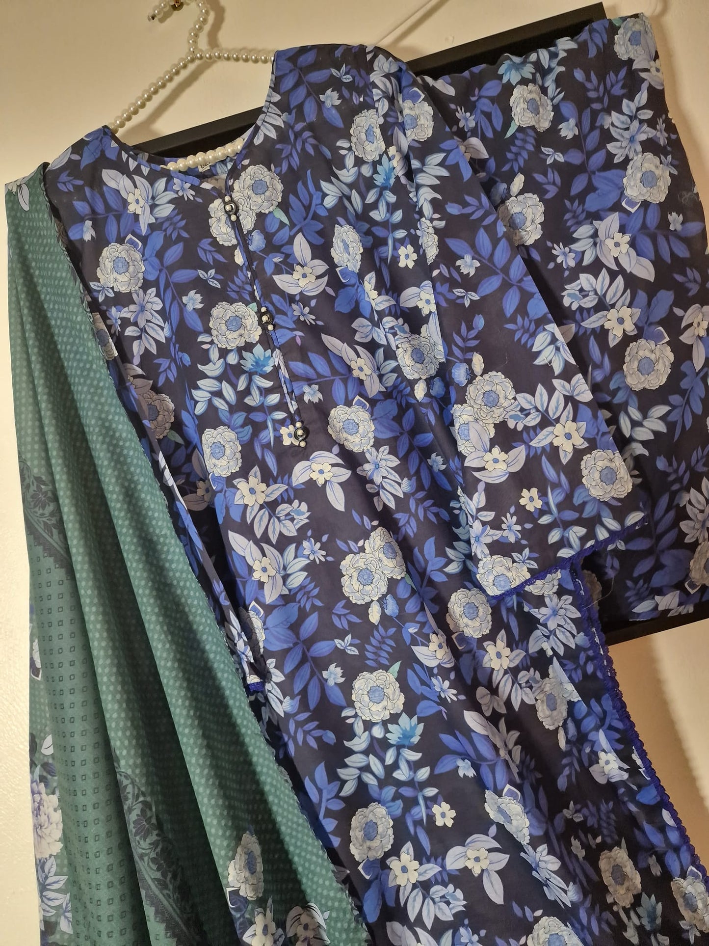 Uznau Lawn Summer Kameez Trouser Dupatta Traditional Outfit UZ-LWN-BLU09