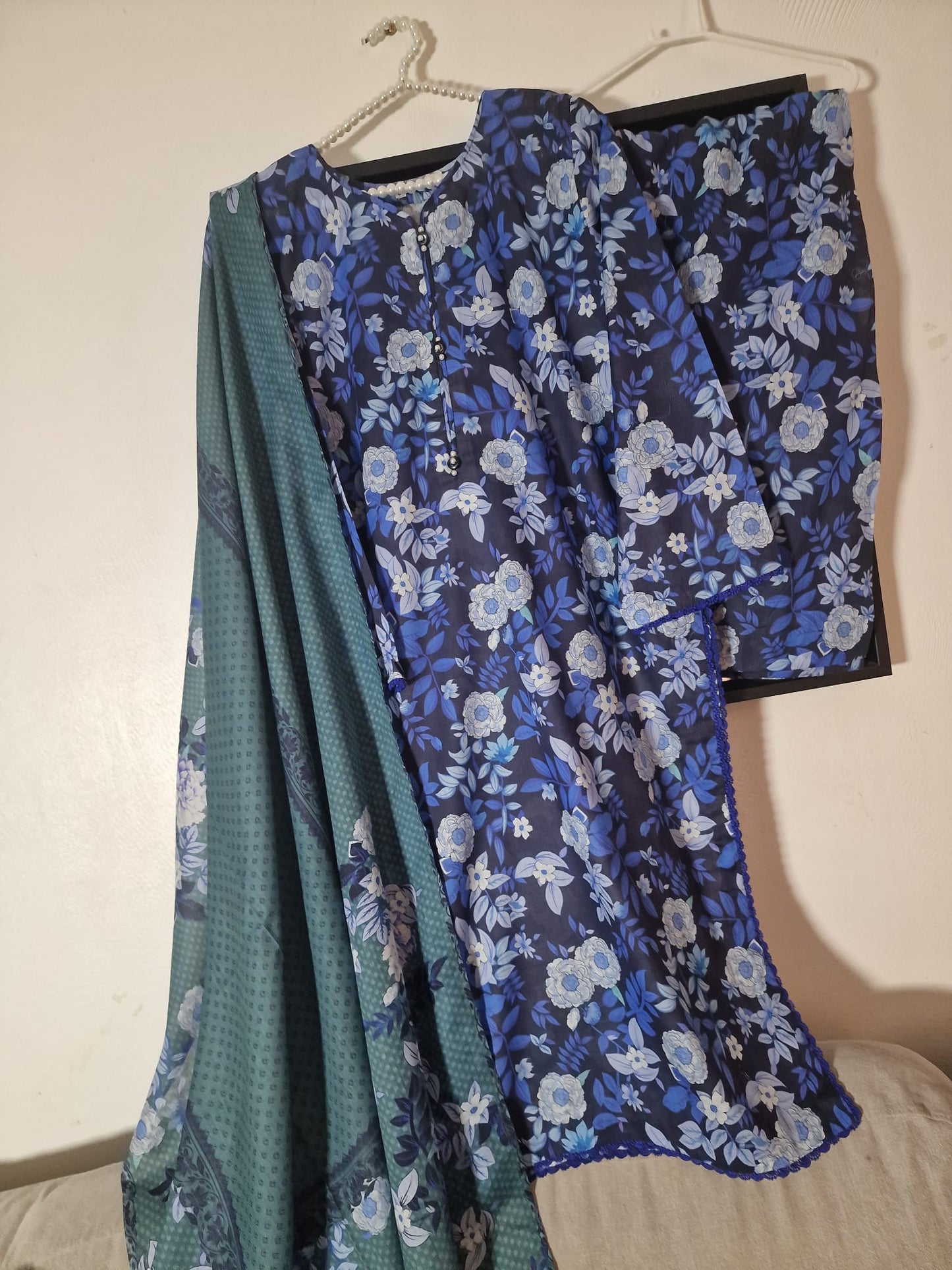Uznau Lawn Summer Kameez Trouser Dupatta Traditional Outfit UZ-LWN-BLU09