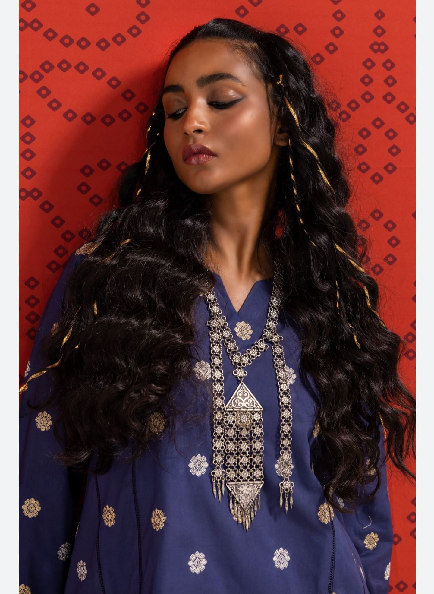 Khaadi cambric embroidered 3 pcs Trouser Kameez Duppata Traditional Outfit