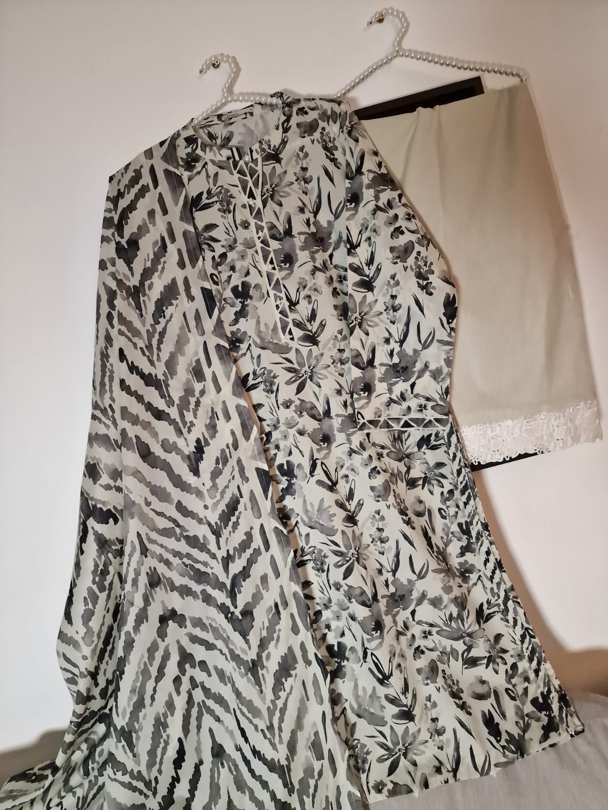 Sapphire Summer Lawn Shirt Trouser Dupatta Traditional Wearing