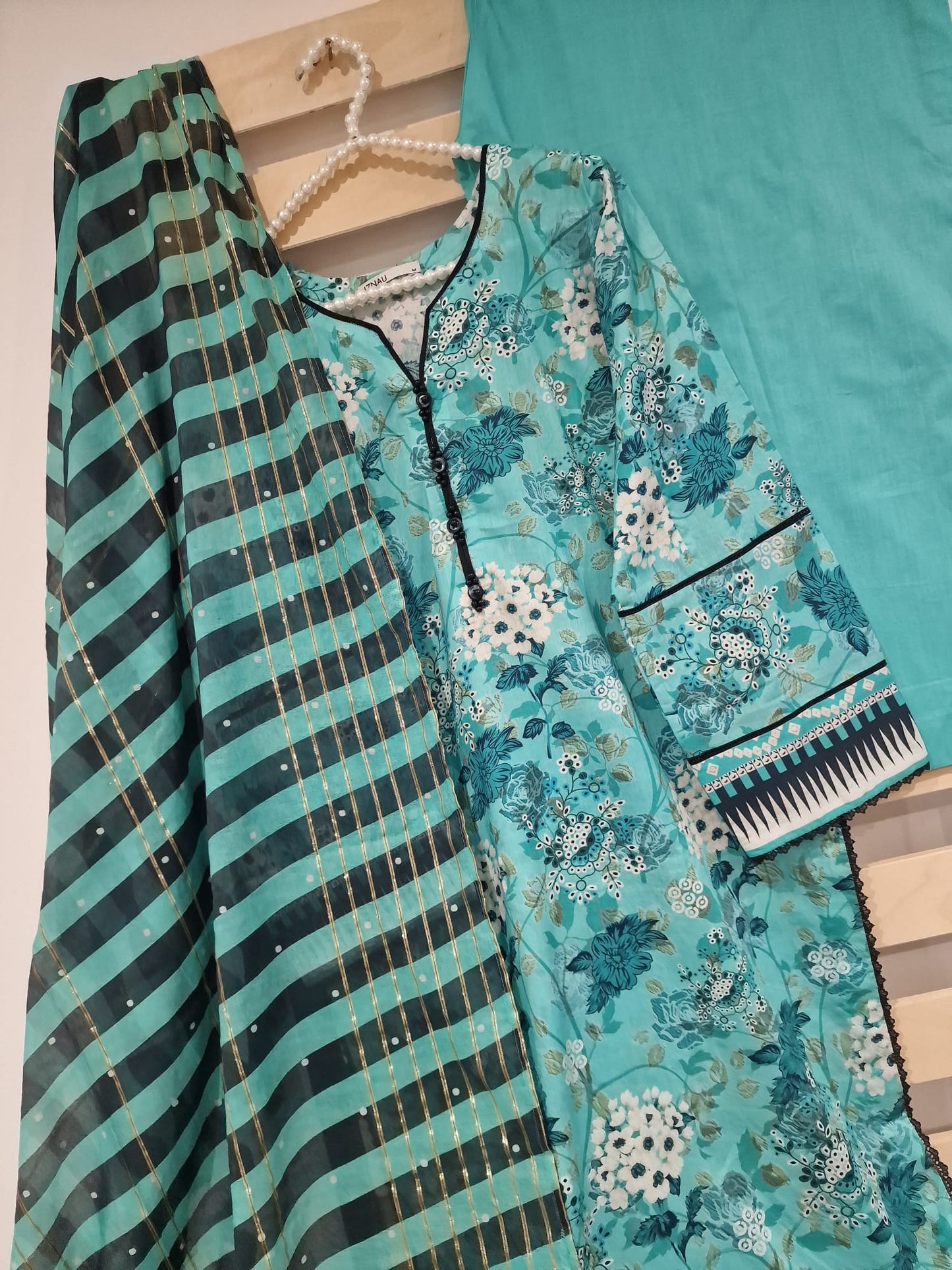 Uznau Summer Lawn Suit Tradititional Asian Wear UZ-LWN-TQ02