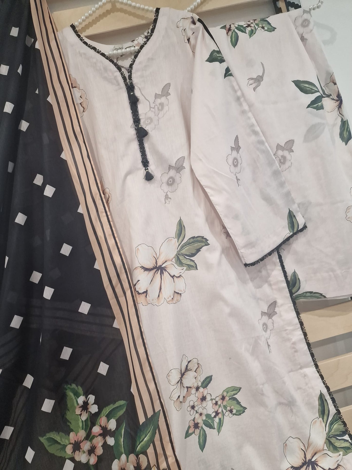 Uznau Summer Lawn Collection Suit Traditional Clothing UZ-LWN-PNK07