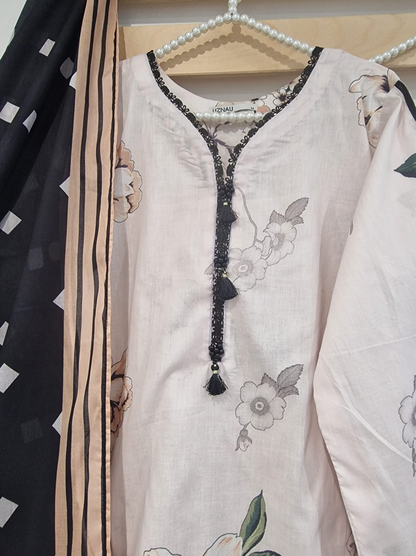 Uznau Summer Lawn Collection Suit Traditional Clothing UZ-LWN-PNK07