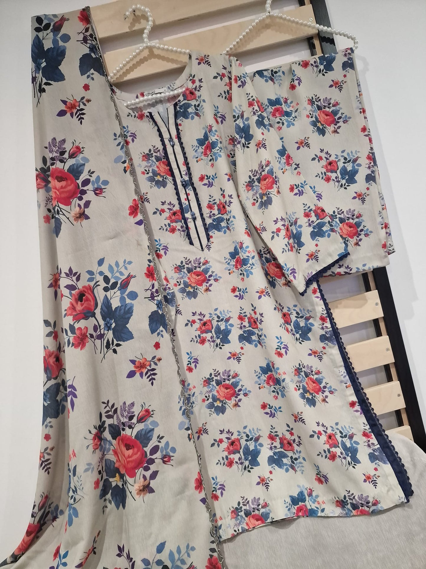 Uznau Warm Marina Three Piece Suit UZ-KR-WHT01