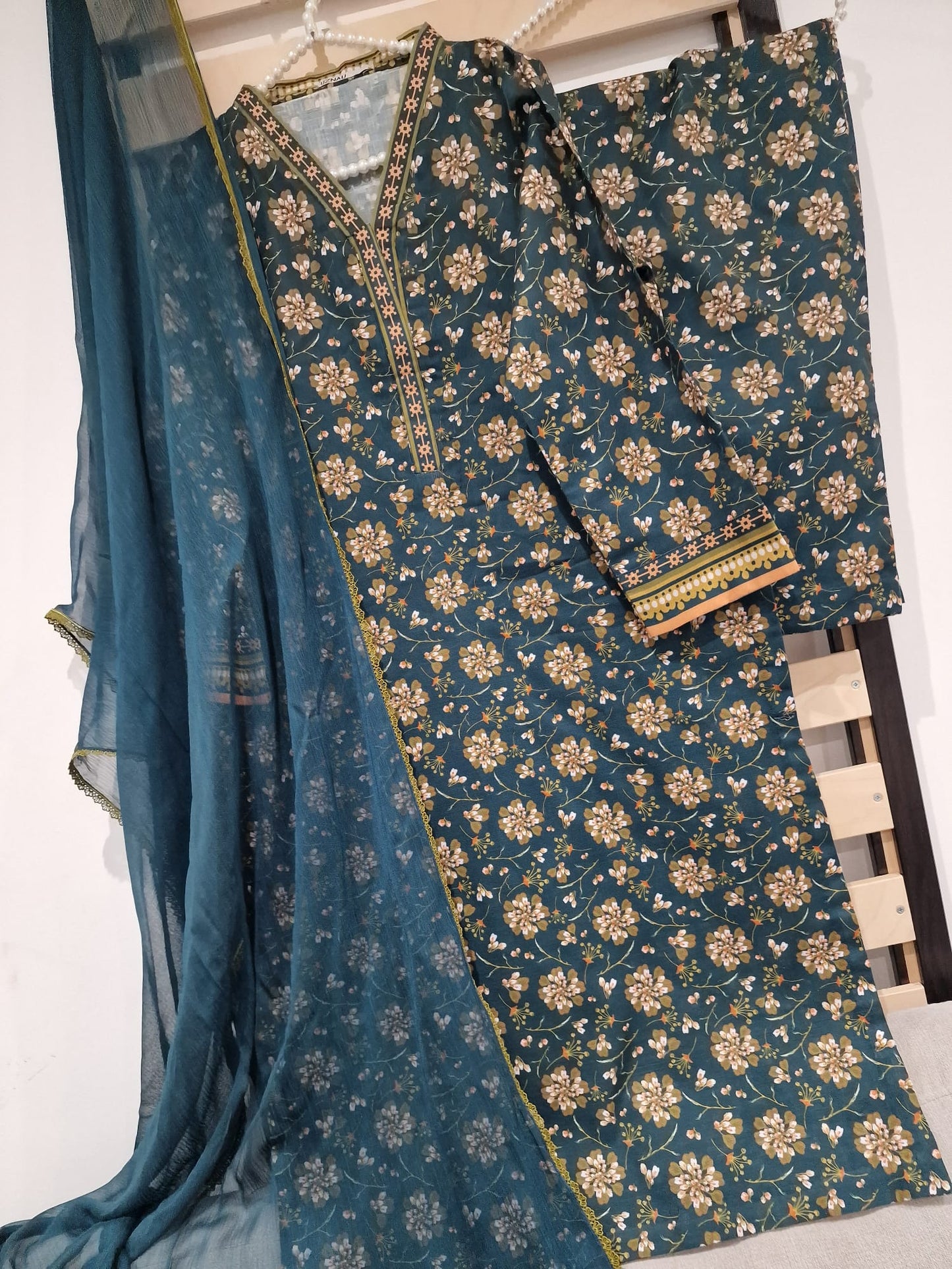 Uznau Khaddar Three Piece Suit UZ-KHD-GR03