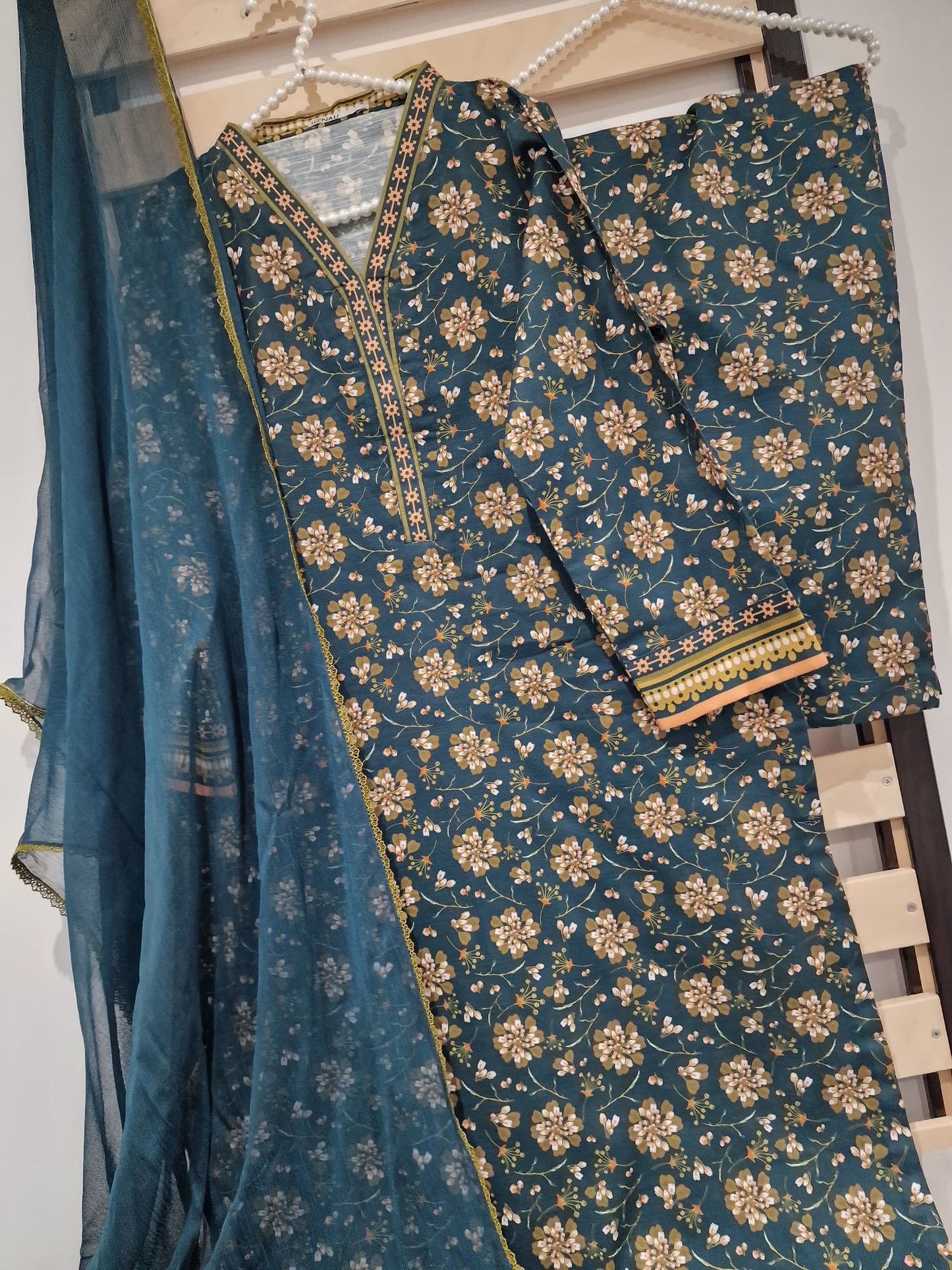Uznau Khaddar Three Piece Suit UZ-KHD-GR03