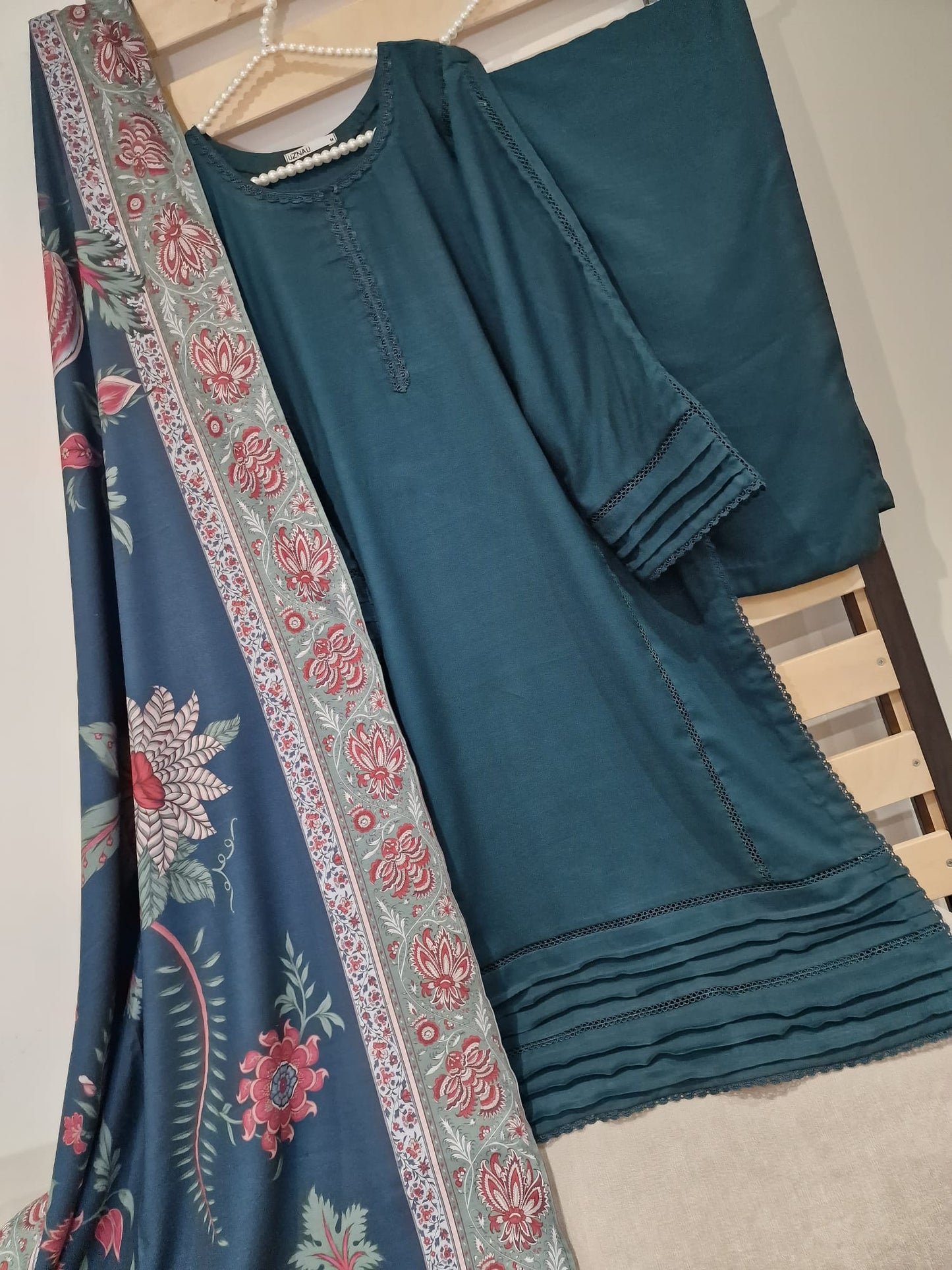 Uznau Slub Linen Three Piece Suit With Shawl UZ-WL-GR01
