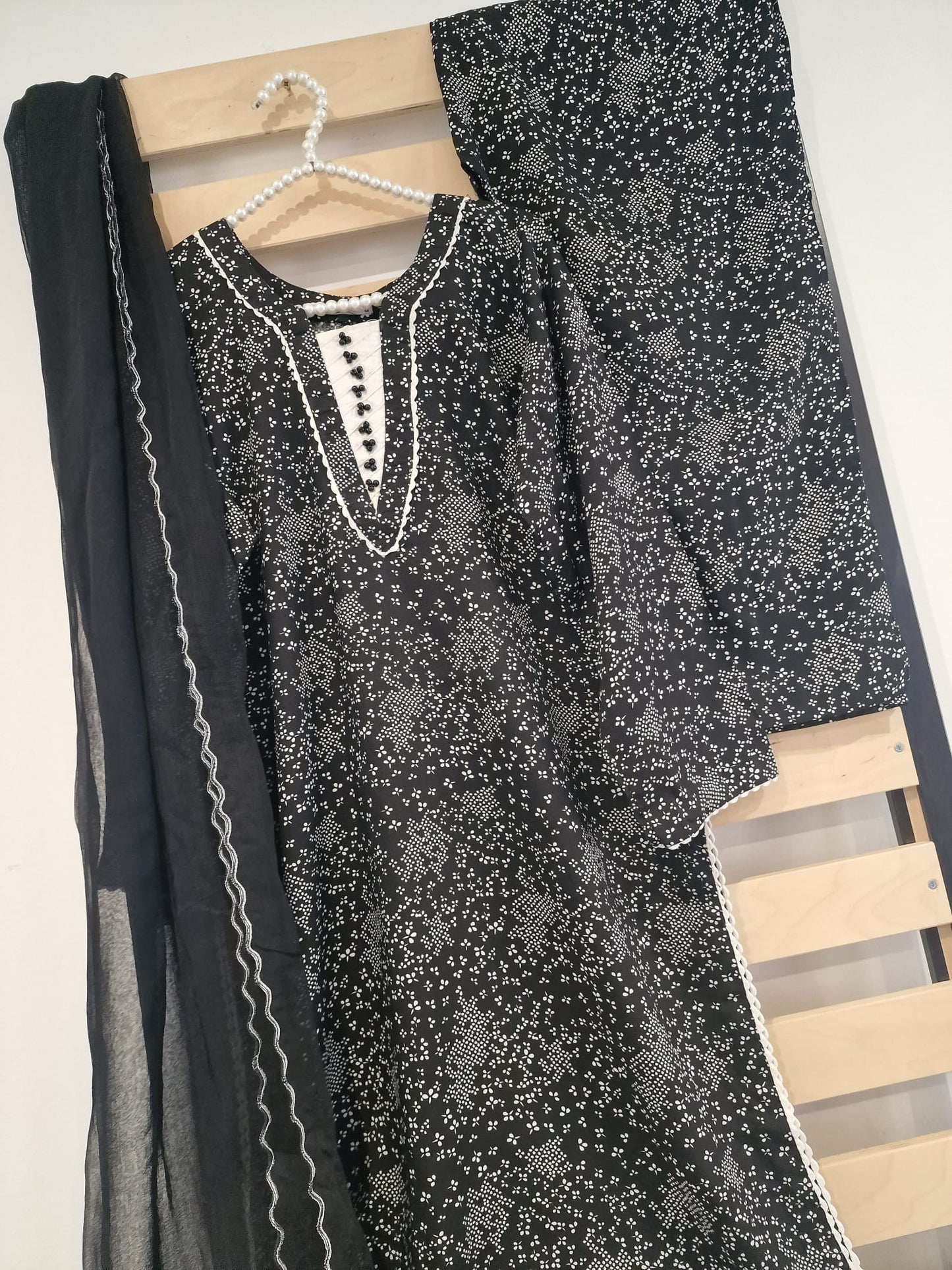 Uznau Linen Three Piece Suit UZ-LNN-BLK016